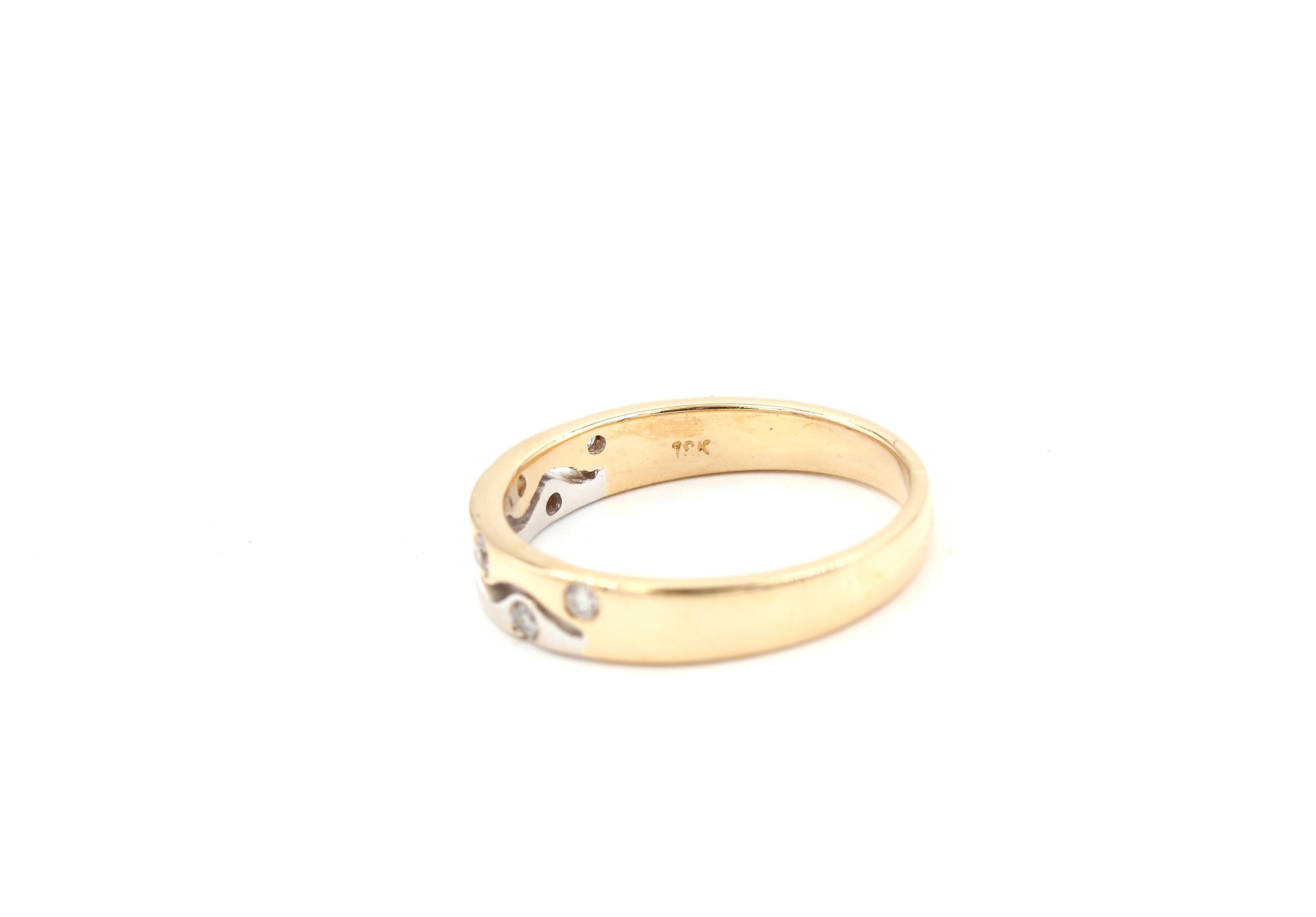 Diamantring i 18k guld och vitguld ca 0,14 ct. vikt: 4g