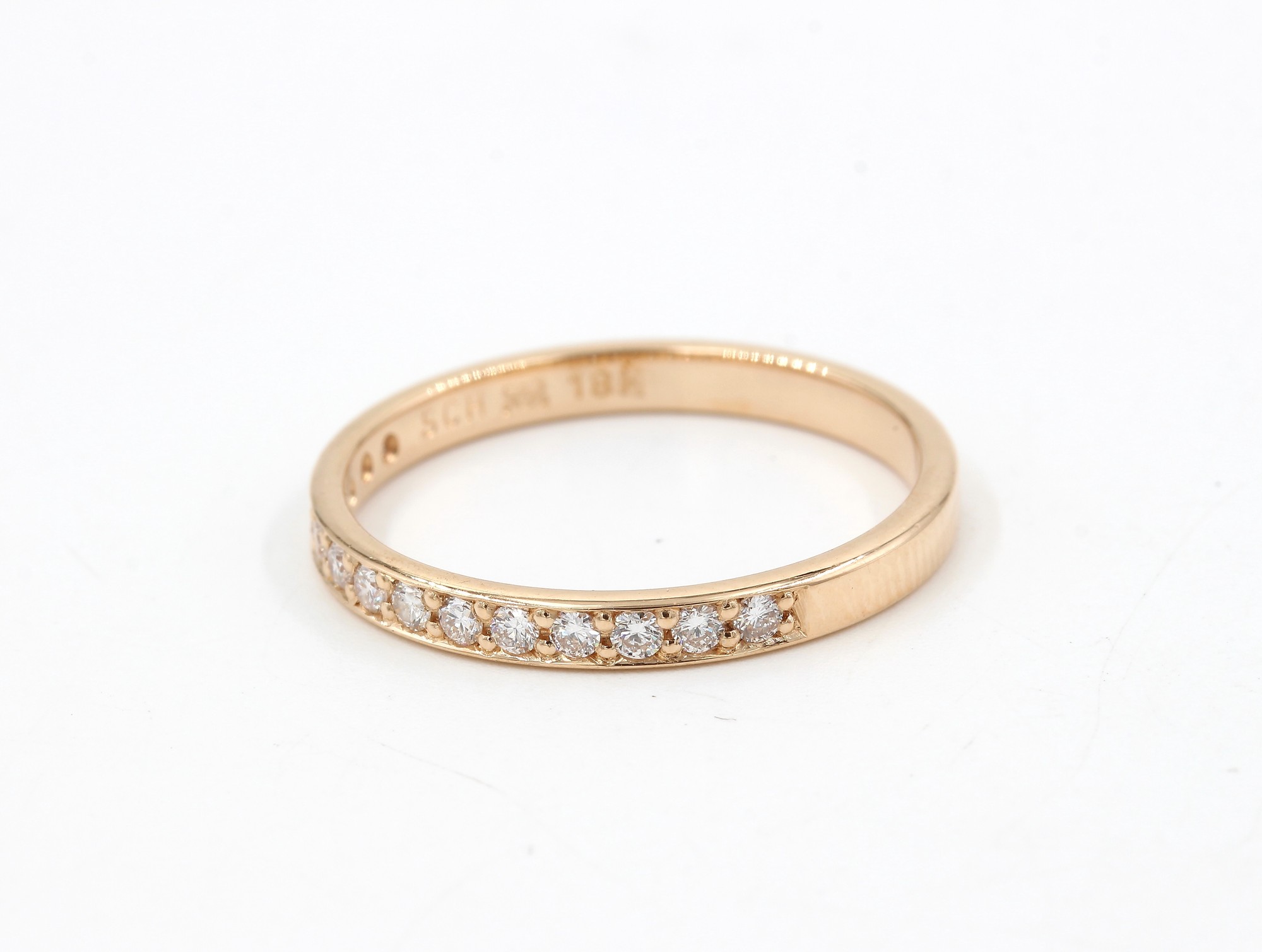 Allians ring i 18k guld med diamanter. vikt: 2,7g