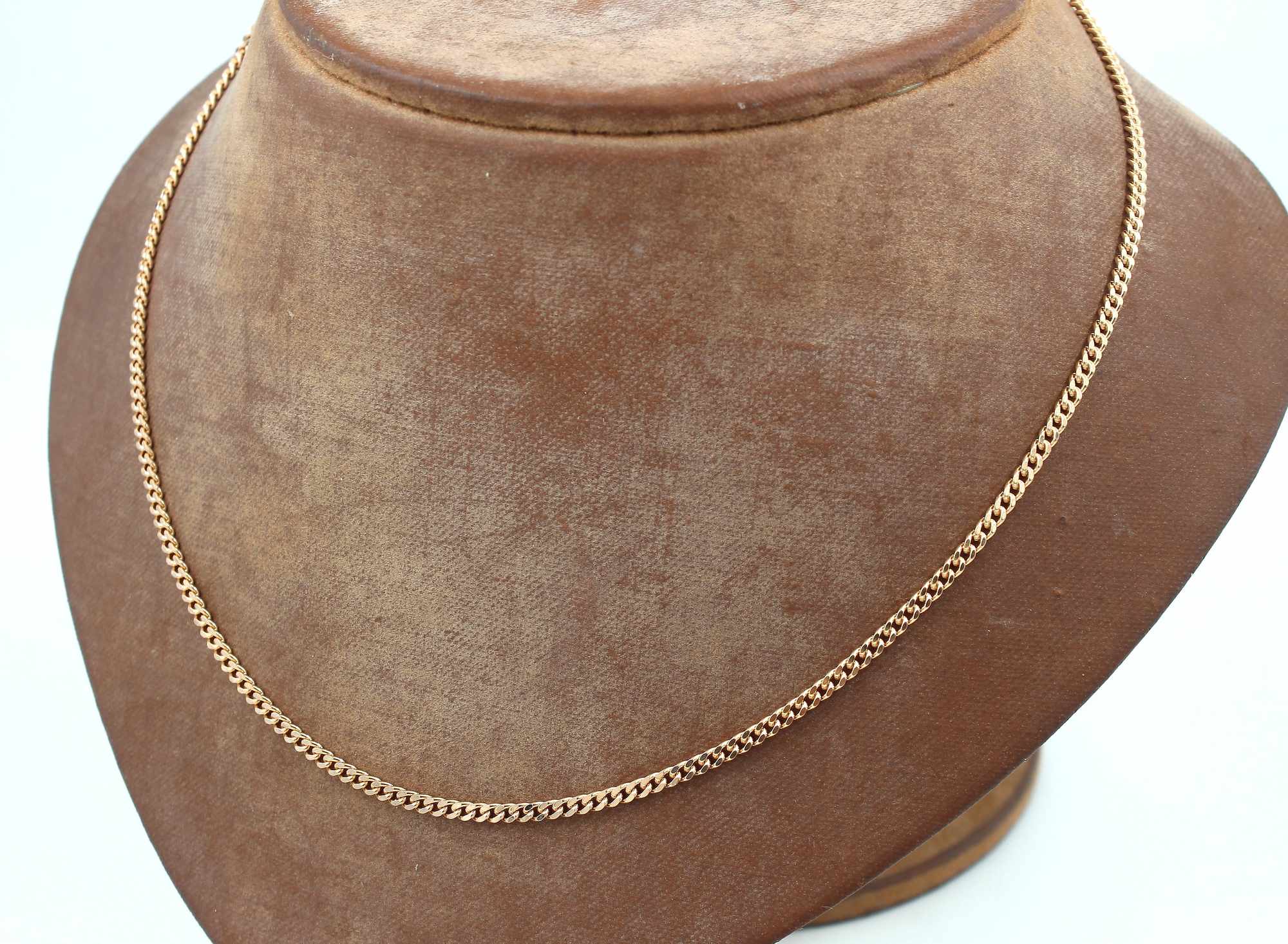 Pansar halsband i 18k guld massiv. vikt: 10,9g