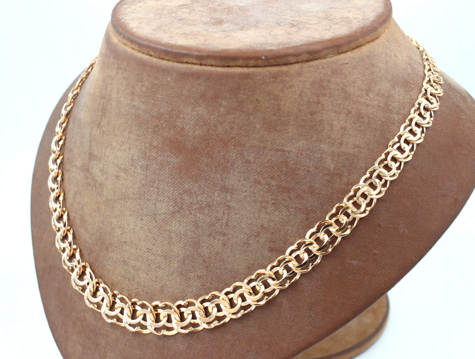 Bismarck halsband i 1k guld. vikt: 22,5g