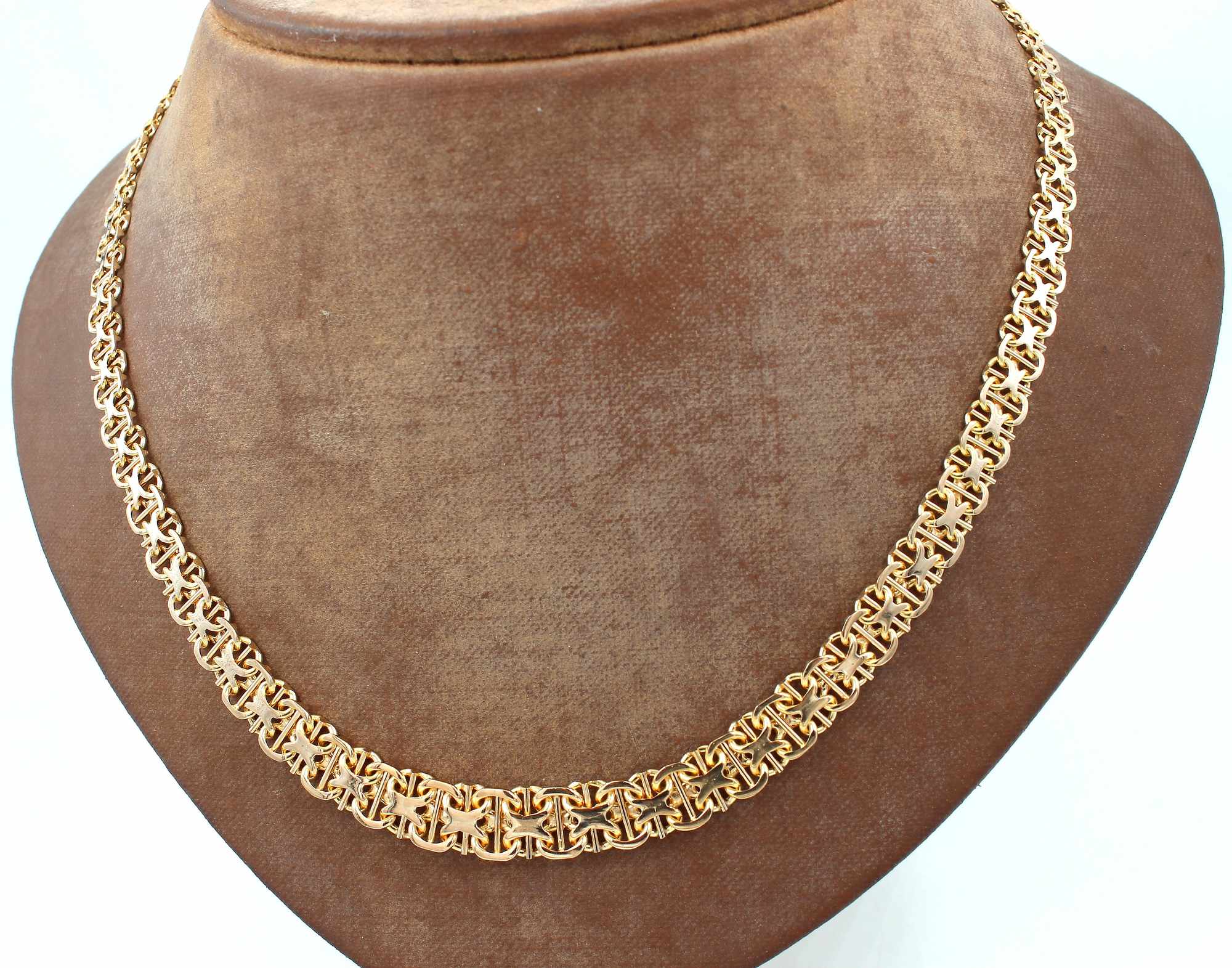 X-länk halsband med stavar i 18k guld. vikt: 25,3g