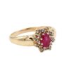 Diamantring i 18k guld med en rubin. vikt:3,65g