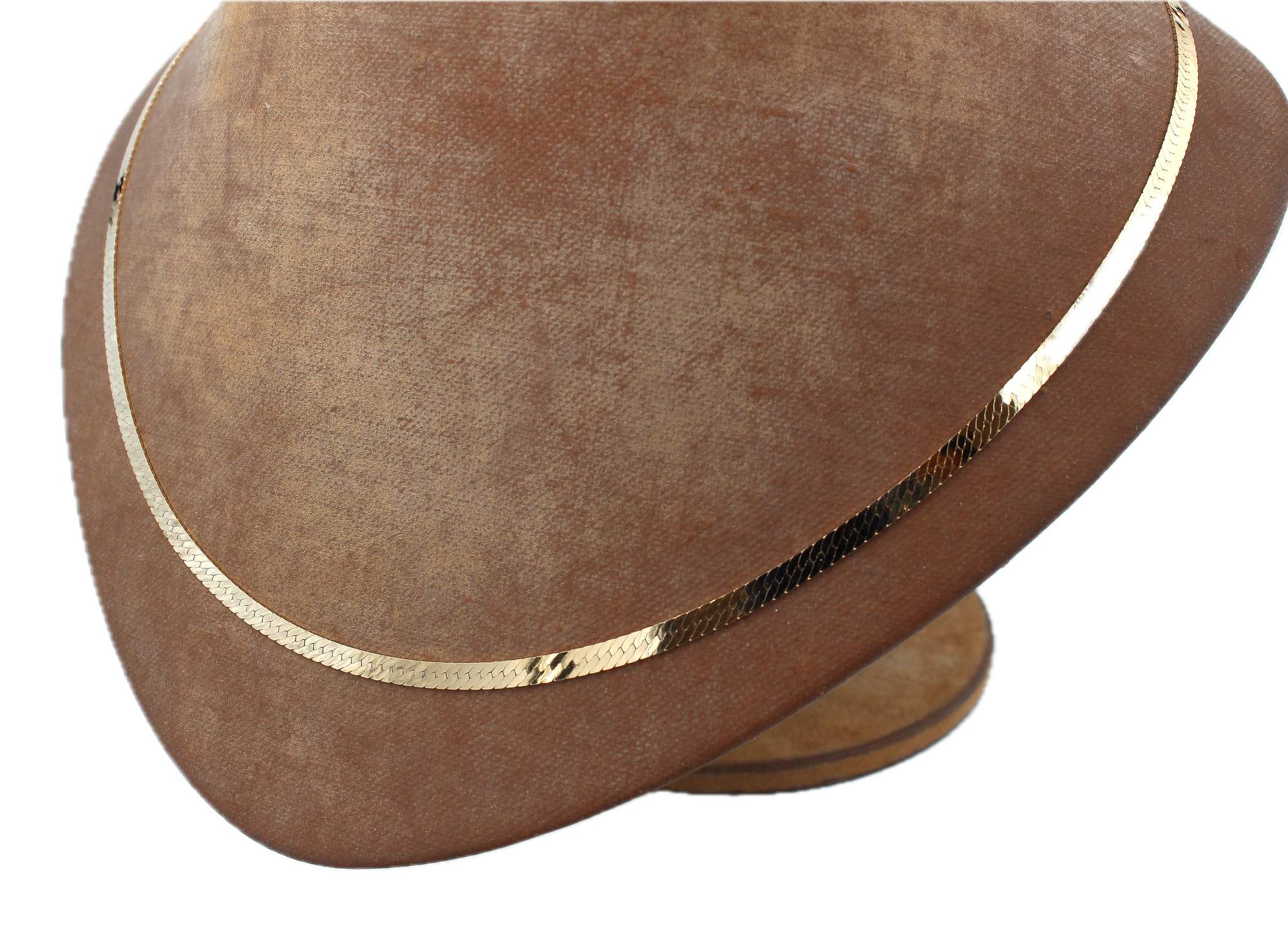 Halsband i 18k guld . vikt: 7,4g