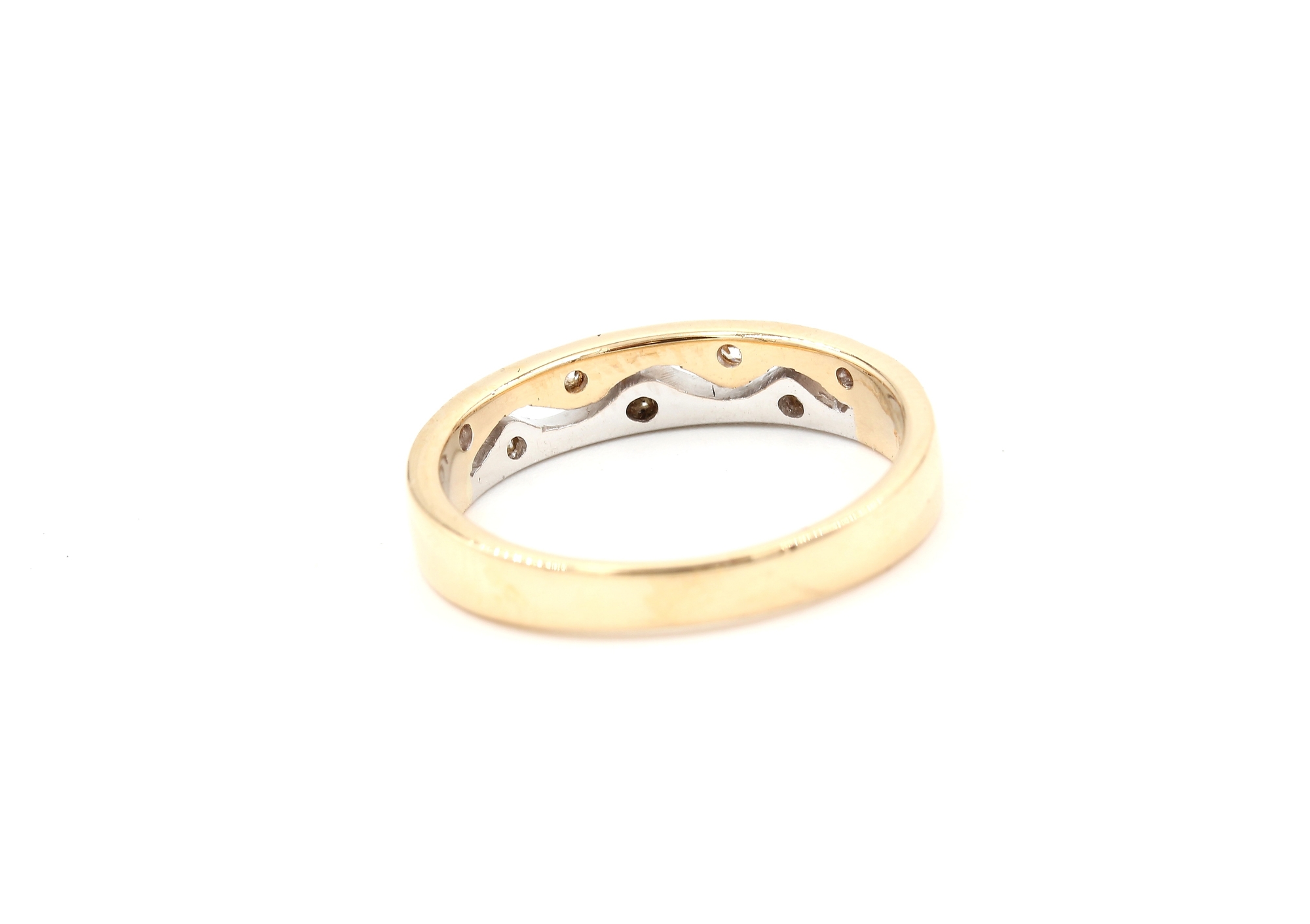 Diamantring i 18k guld och vitguld ca 0,14 ct. vikt: 4g
