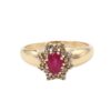 Diamantring i 18k guld med en rubin. vikt:3,65g