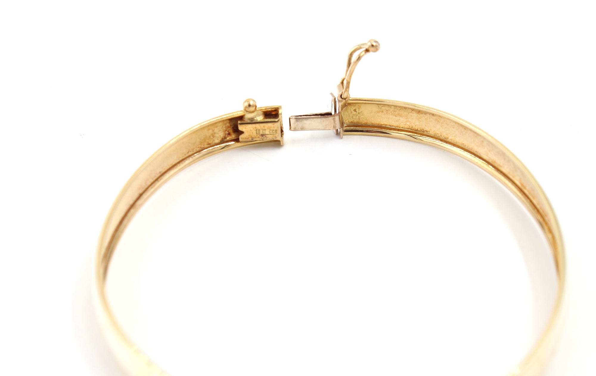 Stelt armband i 18k guld. vikt:9,4g