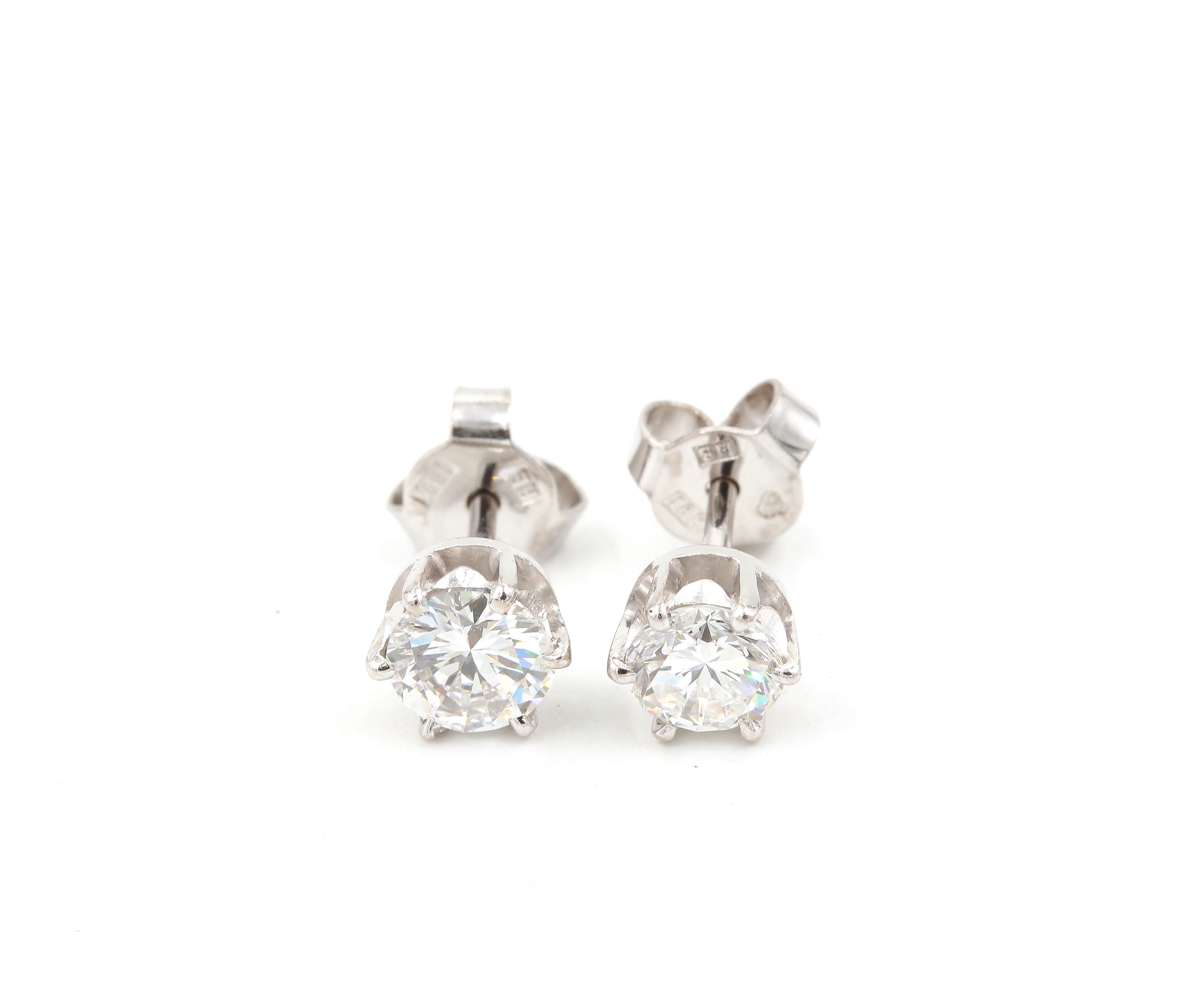 Diamantörhängen i 18k vitguld. 1,00 ct. vikt: 1,96g