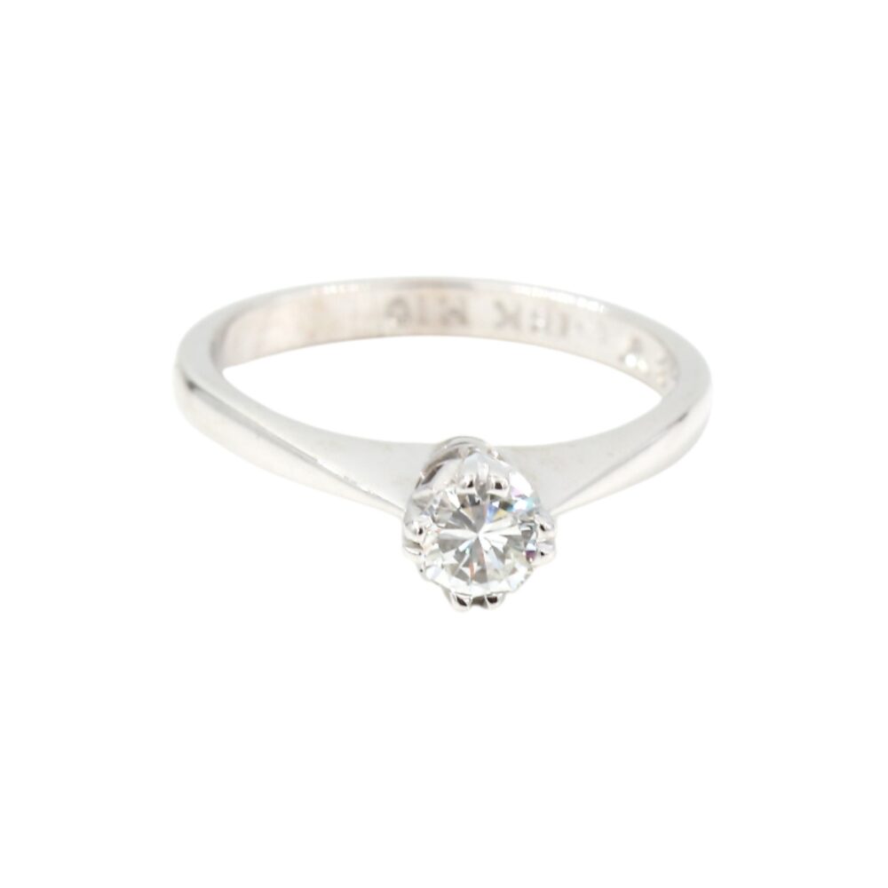 Diamantring i 18k vitguld med en diamant på 0,21 ct