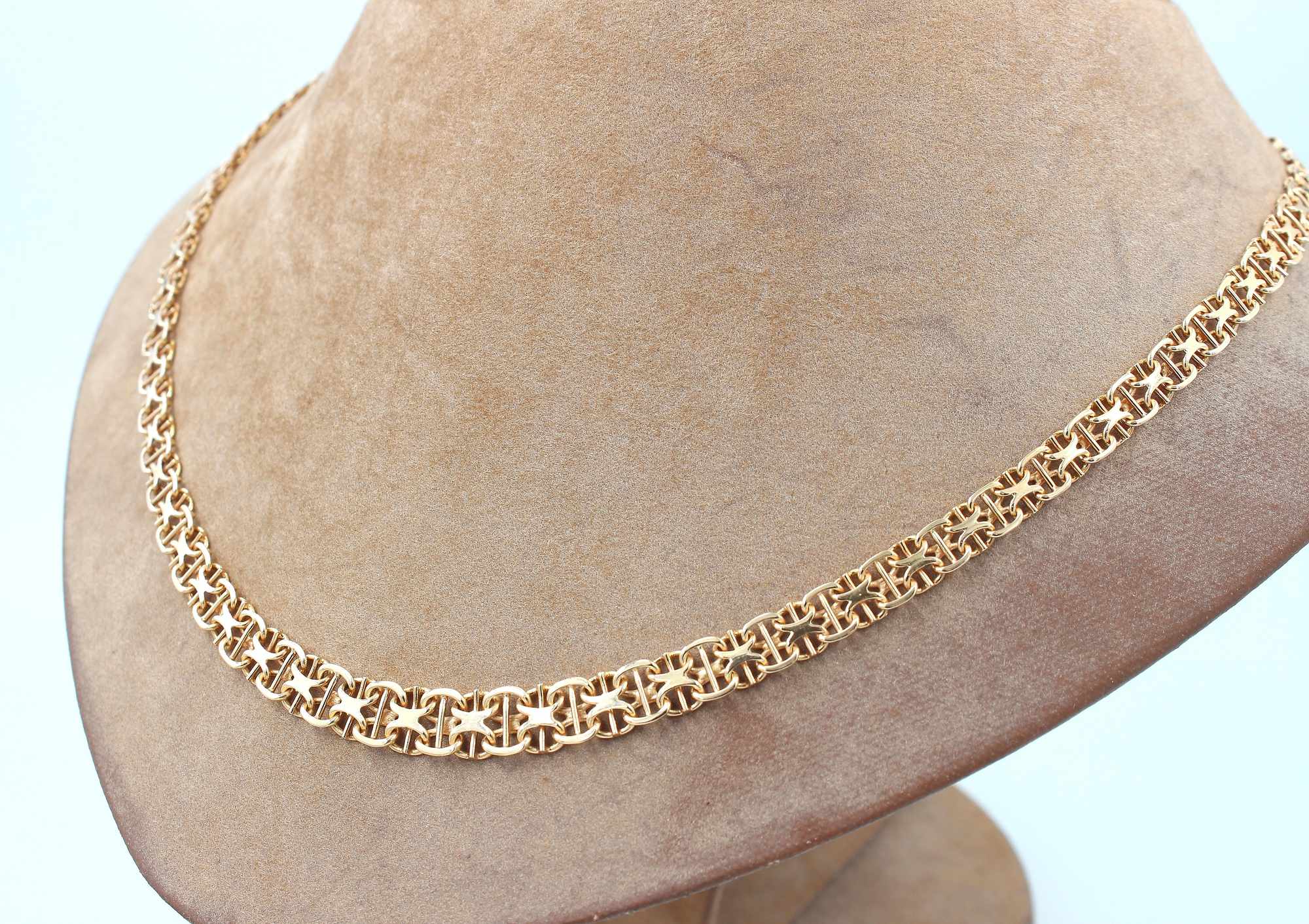 X-länk halsband med stavar i 18k guld. vikt:15 g