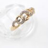 Diamantring i 18k guld med små diamanter.Vikt 2.77 g