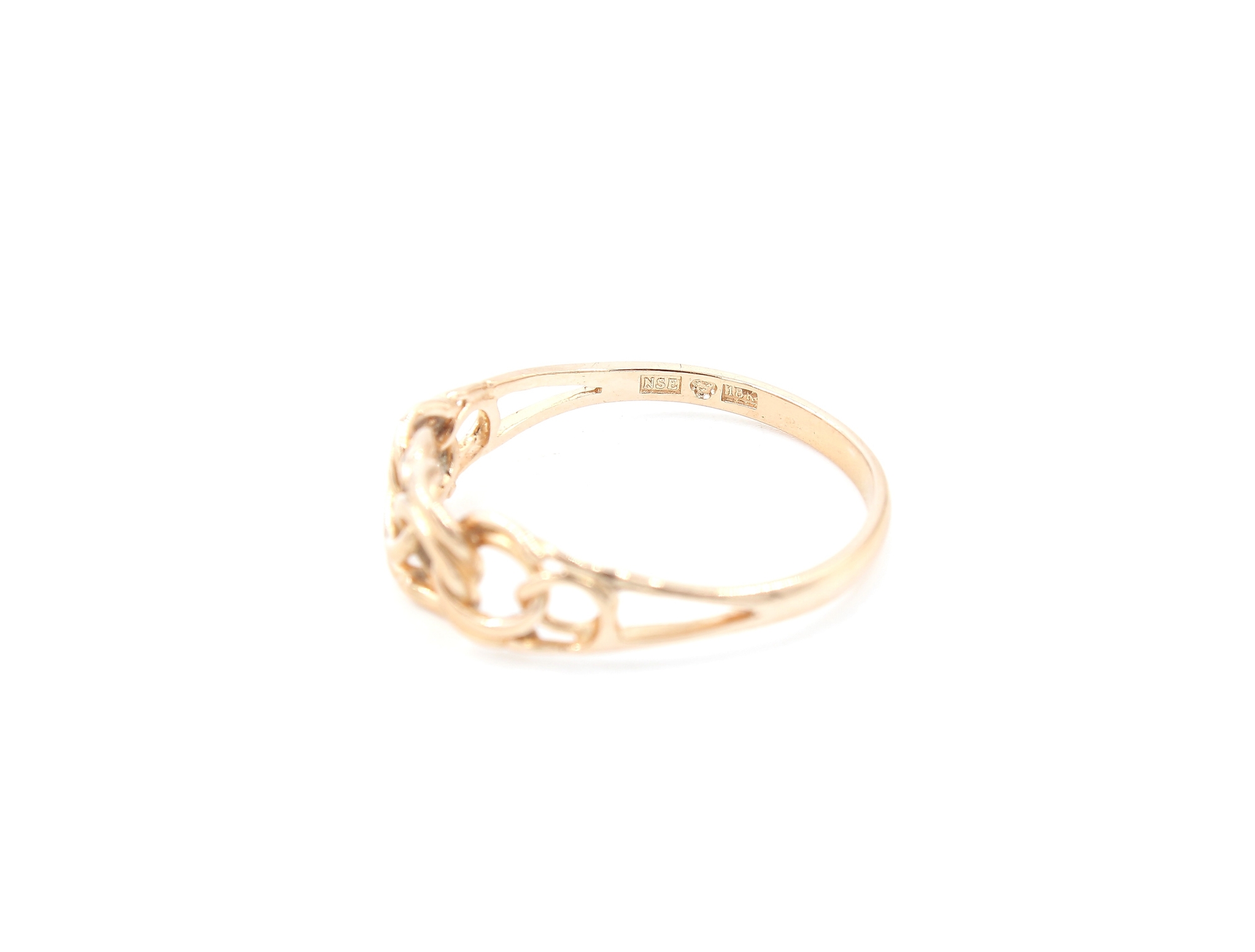 Bismarck ring i 18k guld. vikt: 2,4g