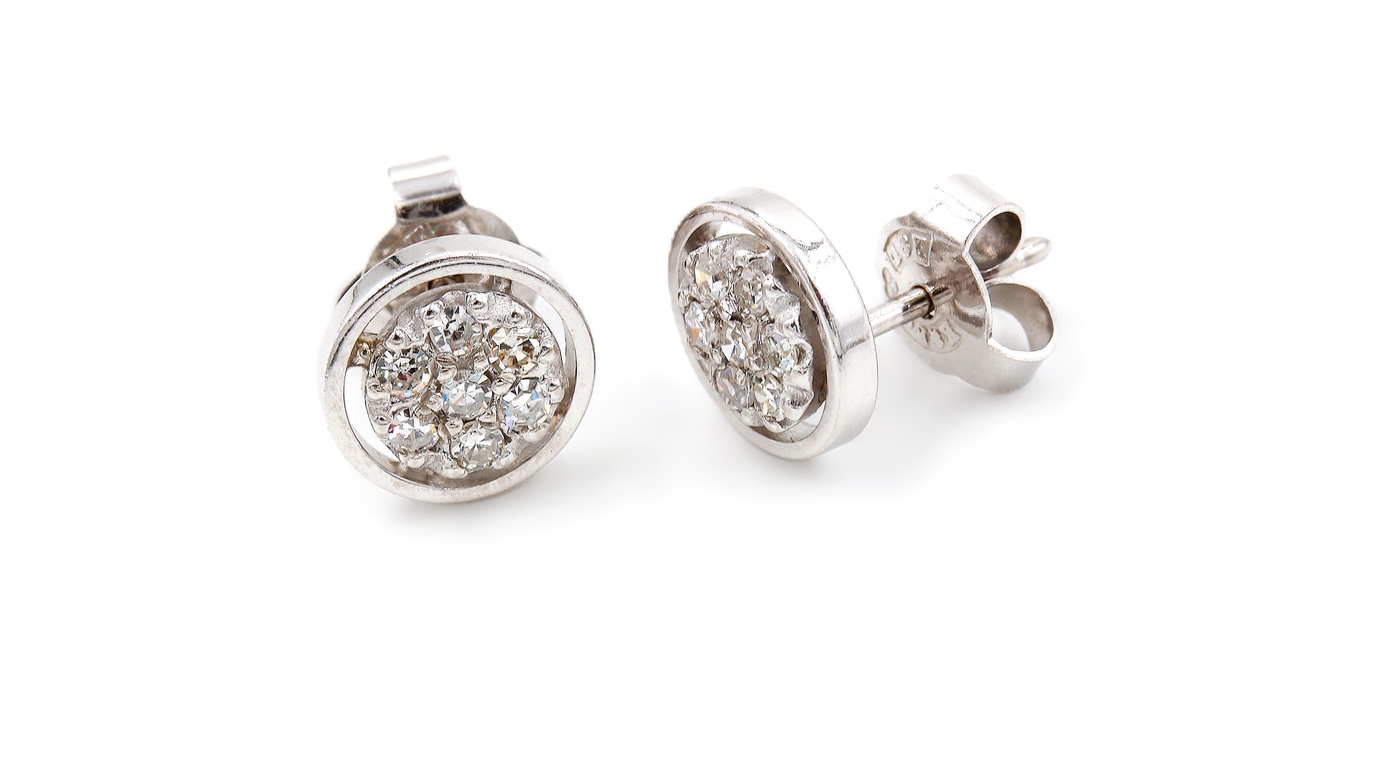 Diamantörhängen i 18k vitguld.Vikt 2.48g