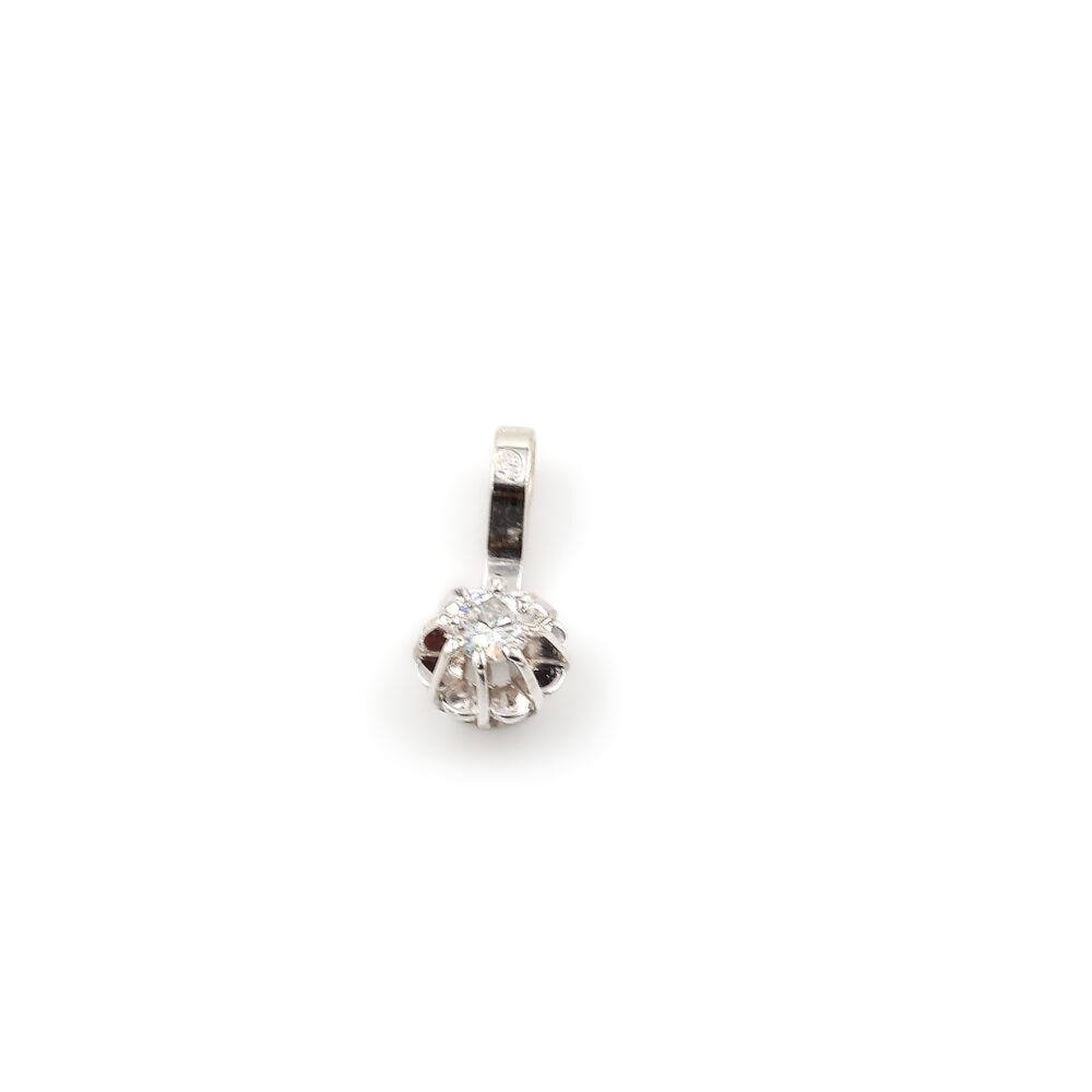 Hänge i 18k vitguld med en diamant på ca 0.05 ct.Vikt 0.34g