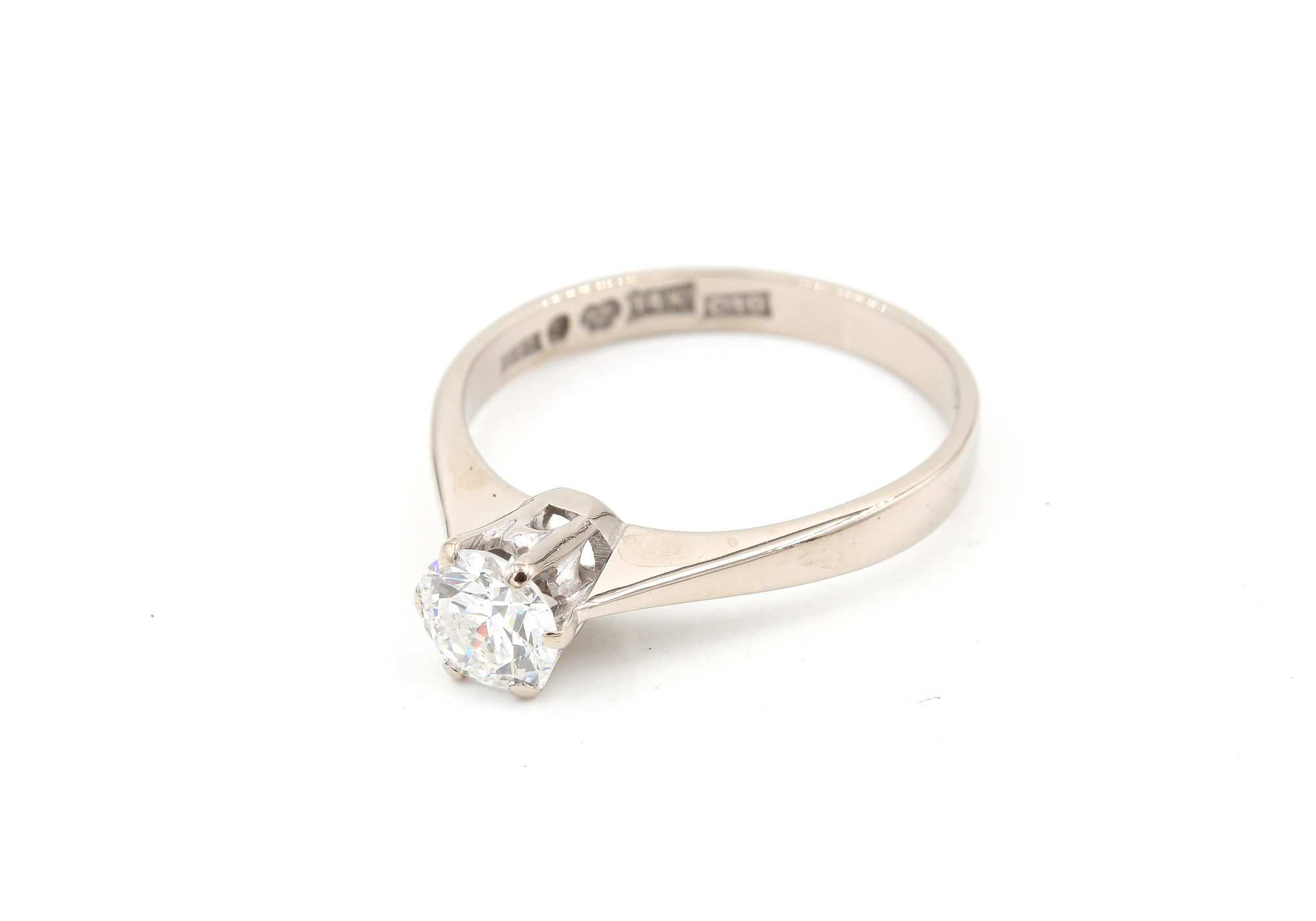 Diamantring i 18k vitguld- 0,67 ct. vikt: 3,2g