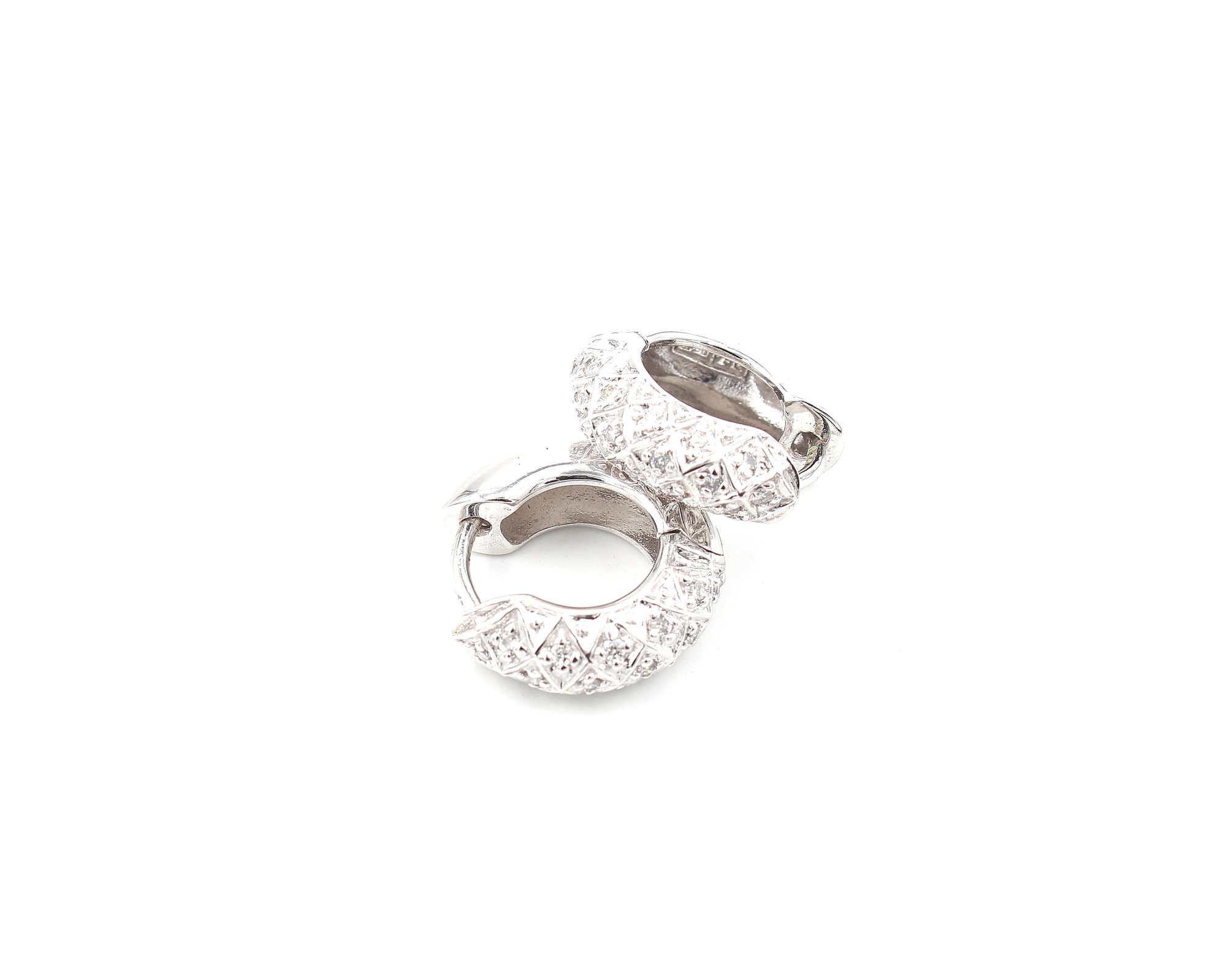 Diamant örhängen i 18k vitguld. vikt: 5,85 g