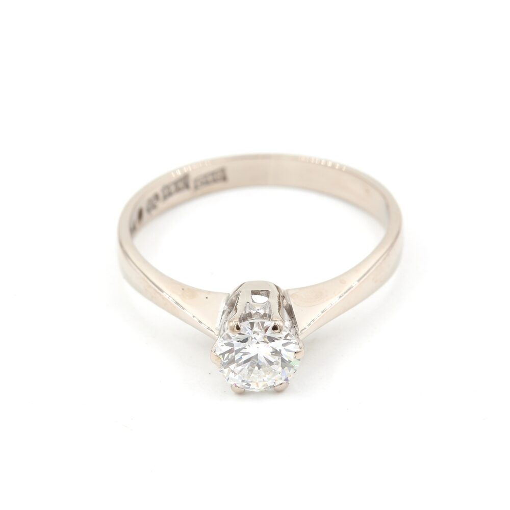 Diamantring i 18k vitguld- 0,67 ct. vikt: 3,2g