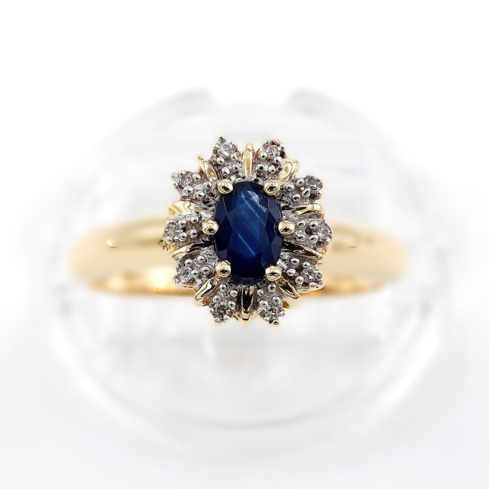 Diamantring i 18k guld.Vikt 4.18 g