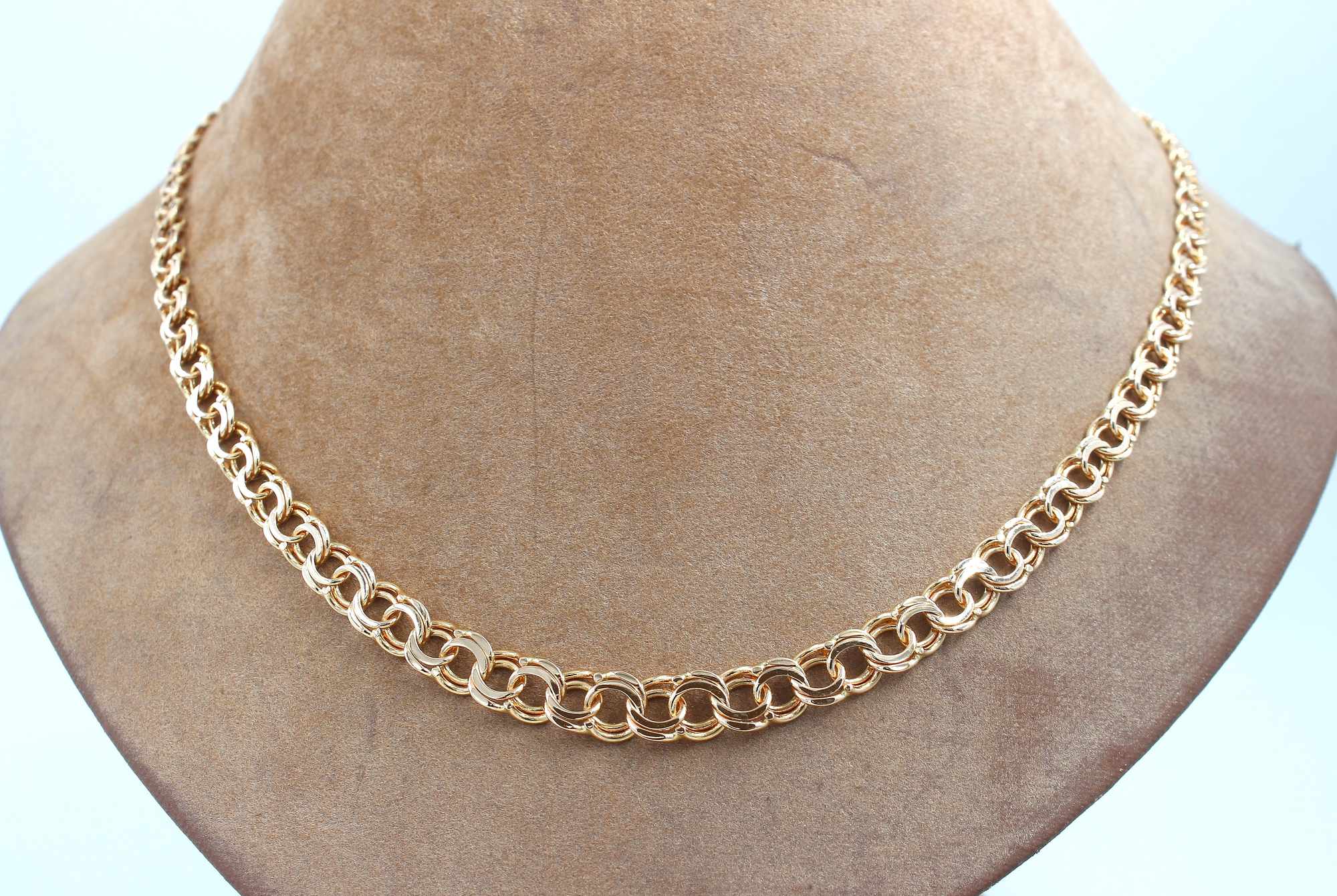 Bismarck halsband i 18k guld. vikt: 14,6g