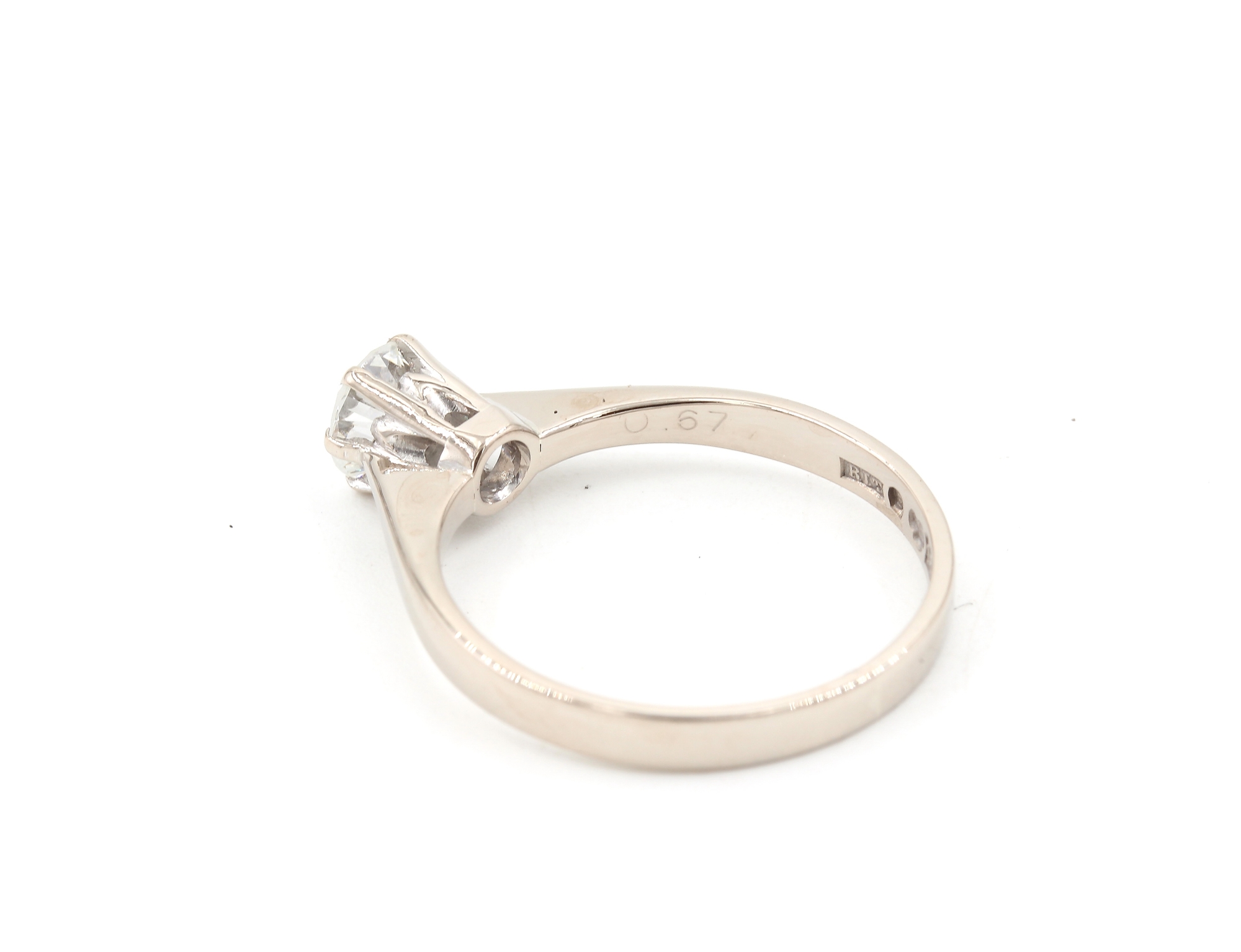 Diamantring i 18k vitguld- 0,67 ct. vikt: 3,2g