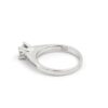 Diamantring i 18k guld 0,72 ct totalt. vikt: 3,9g