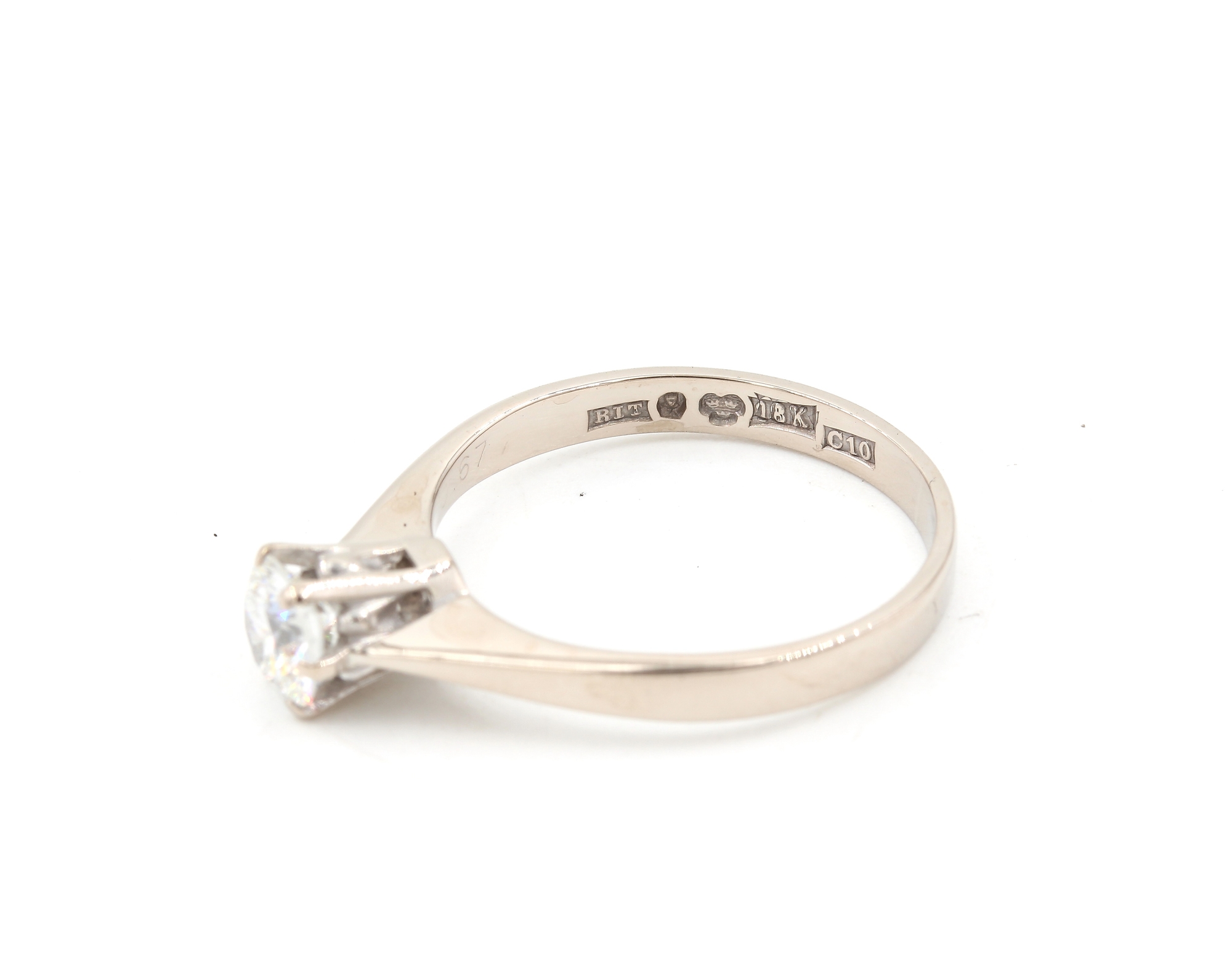 Diamantring i 18k vitguld- 0,67 ct. vikt: 3,2g