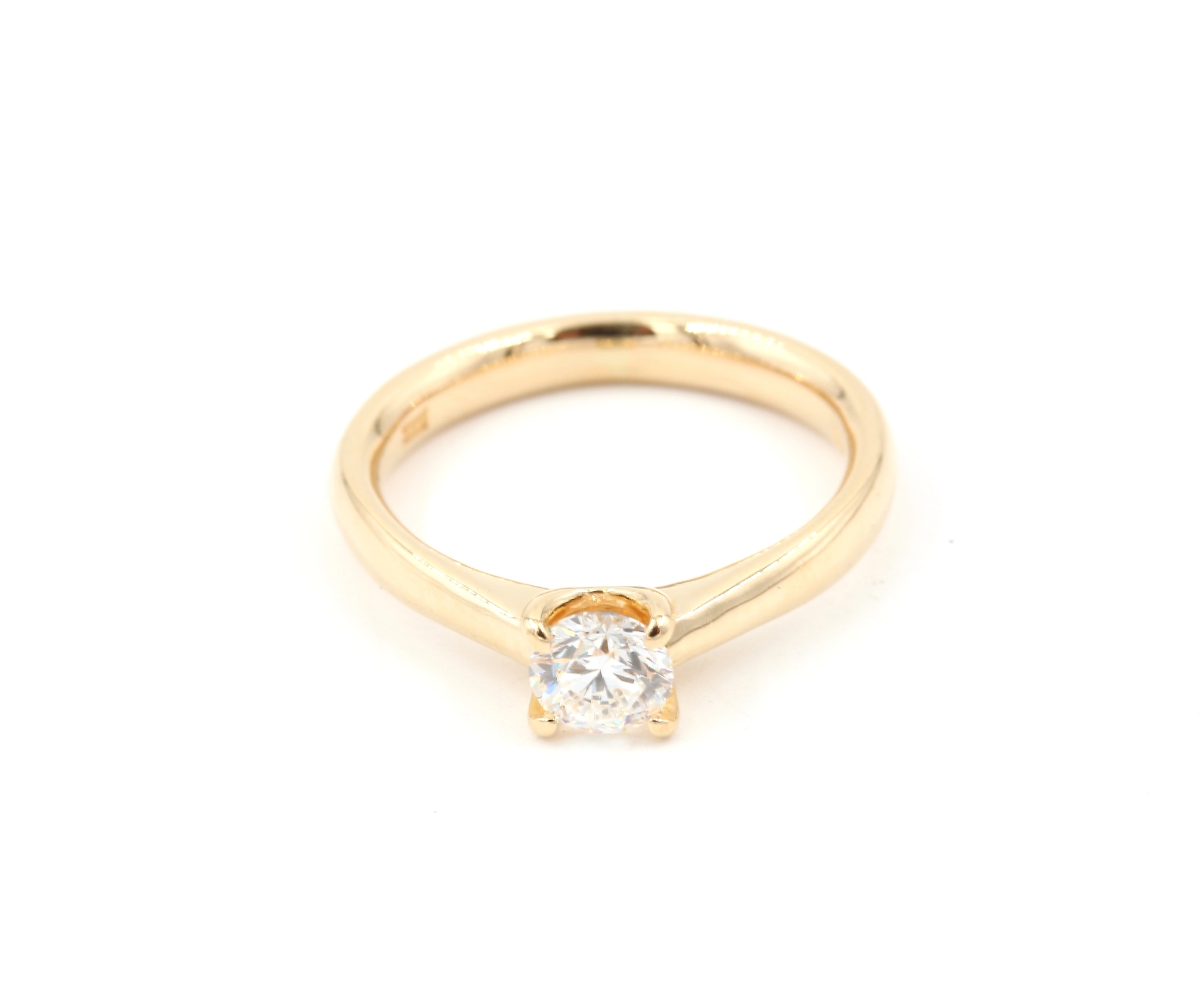Diamantring i 18k guld 0,50 ct .