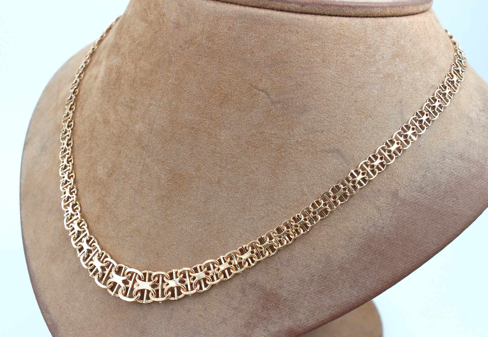 X-länk halsband med stavar i 18k guld. vikt: 14,2g