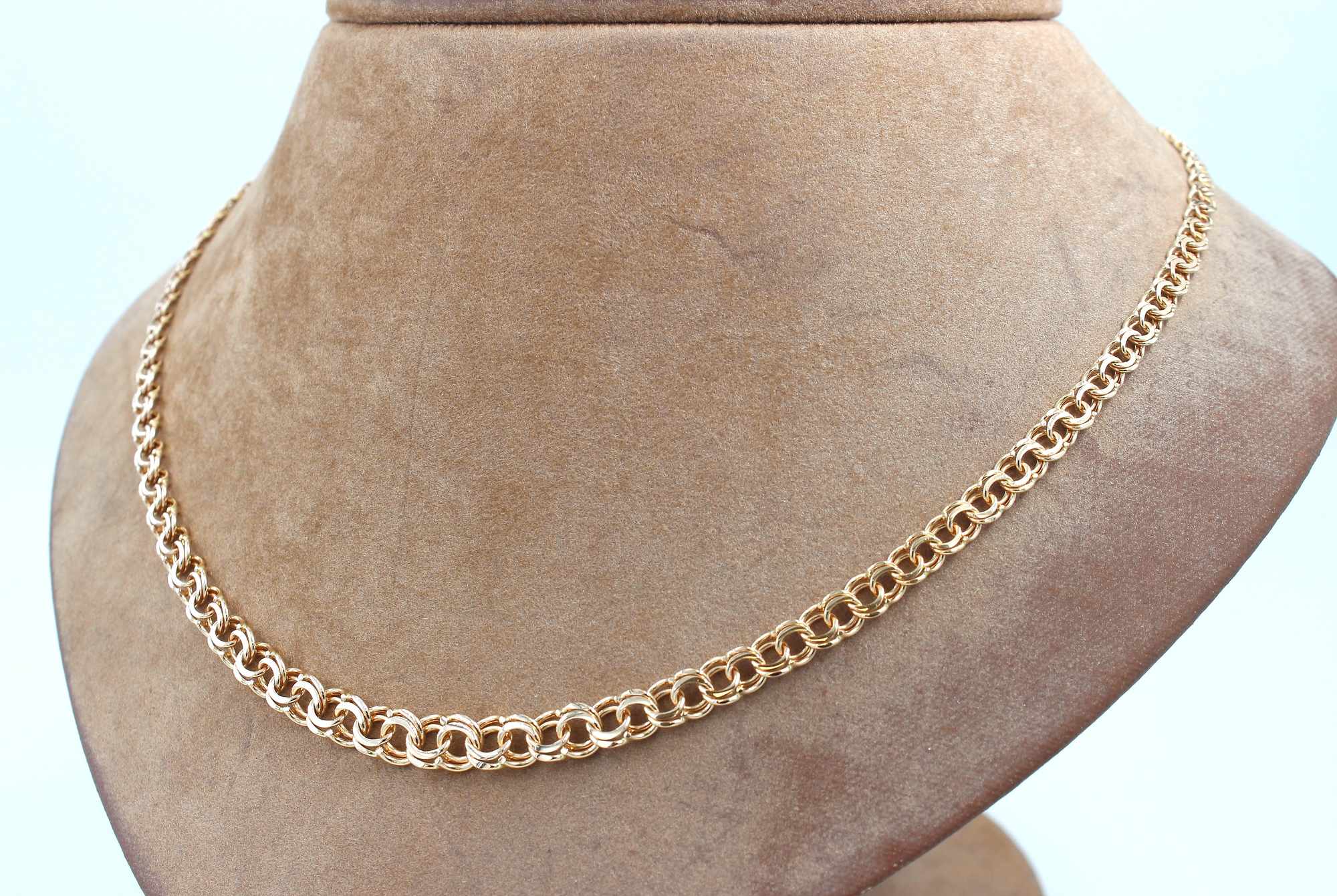 Bismarck halsband i 18k guld. vikt: 11,6g