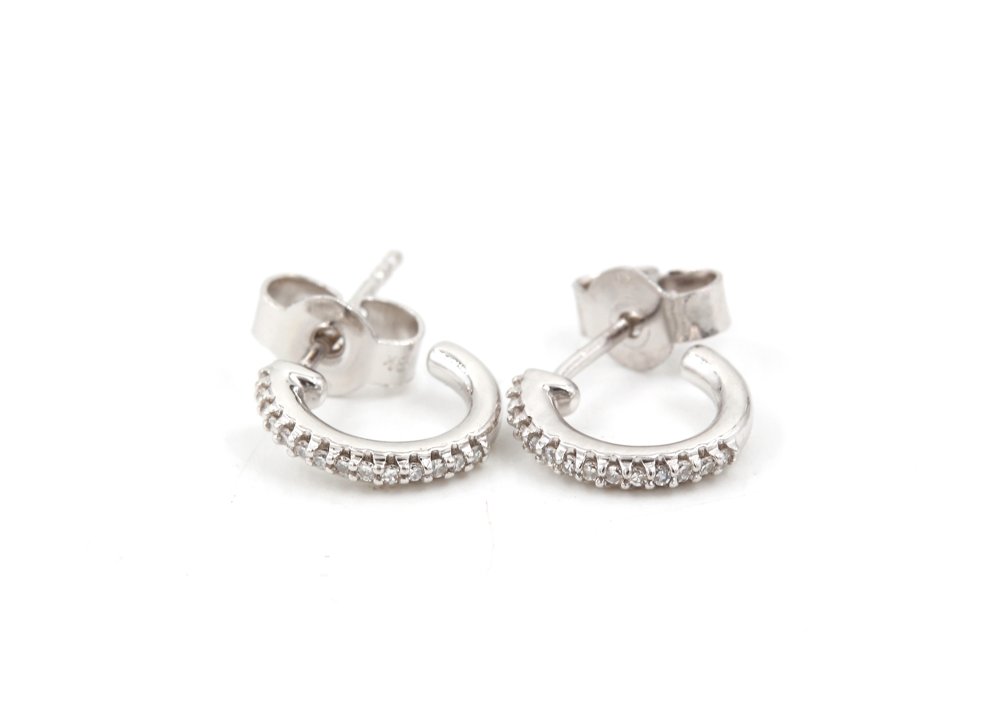 Diamant örhängen i 18k vitguld. vikt: 1,97g