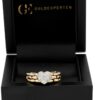 Ring i 18K guld med små diamanter