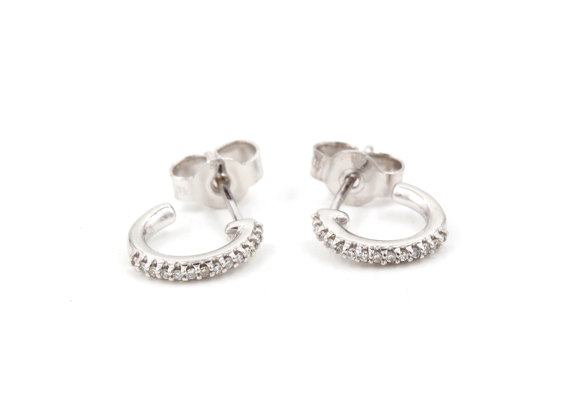 Diamant örhängen i 18k vitguld. vikt: 1,97g