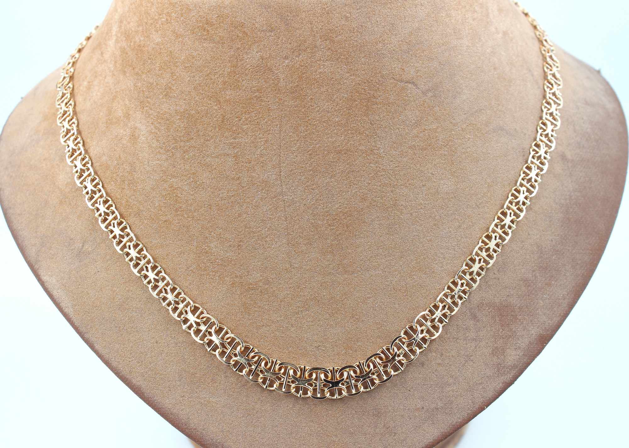 X-länk halsband med stavar i 18k guld. vikt: 15,1g