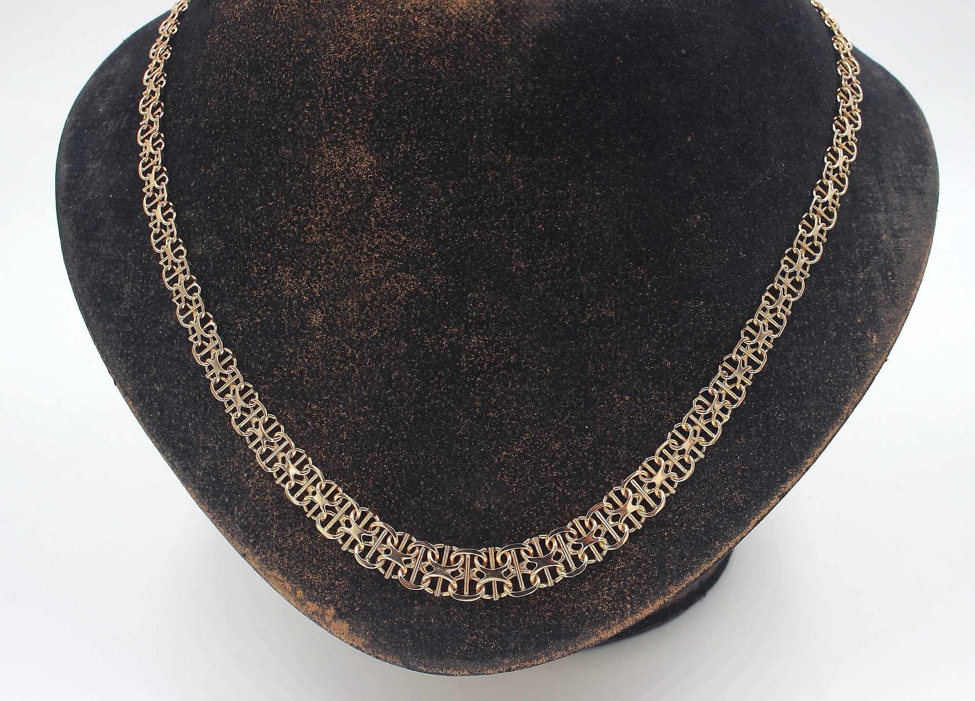 X-länk halsband med stavar i 18k guld. vikt: 18,6g
