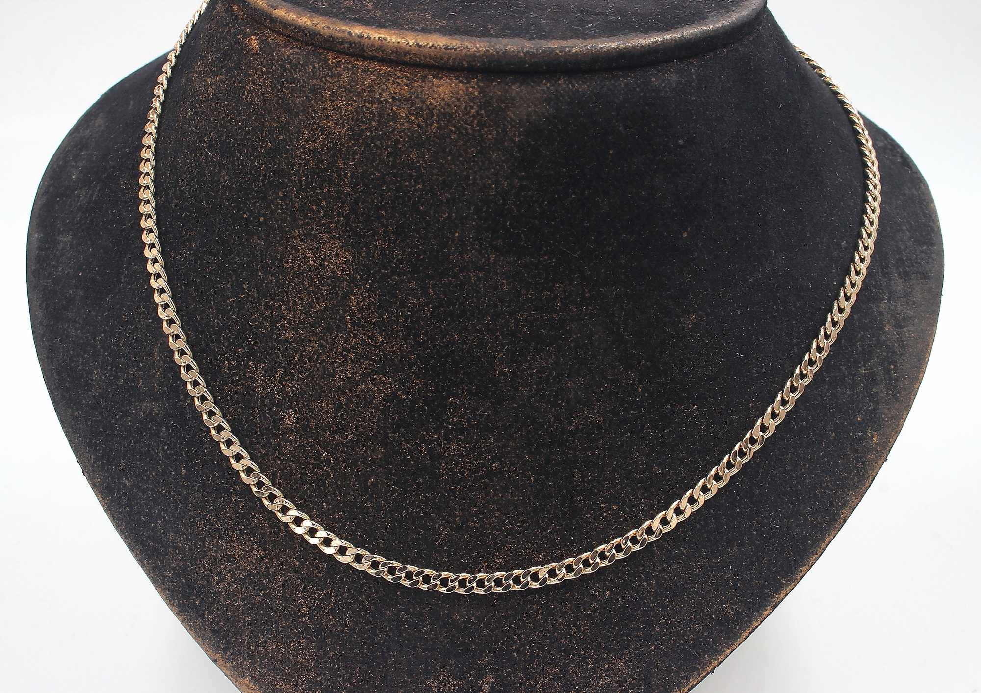 Pansar halsband i 18k guld , ihålig.Vikt: 8,7 g