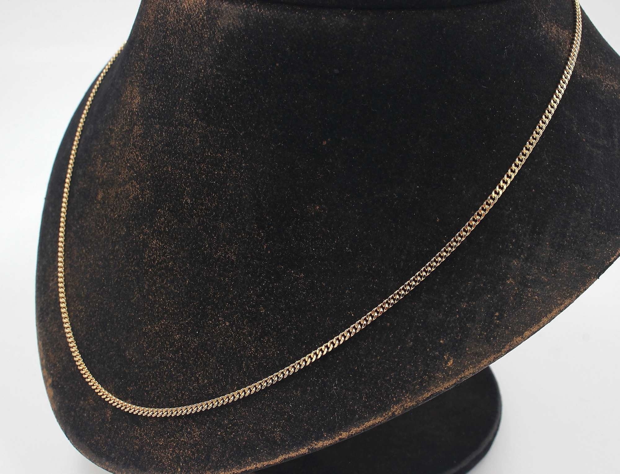 Pansar halsband i 18k guld , massiv.Vikt 7 g