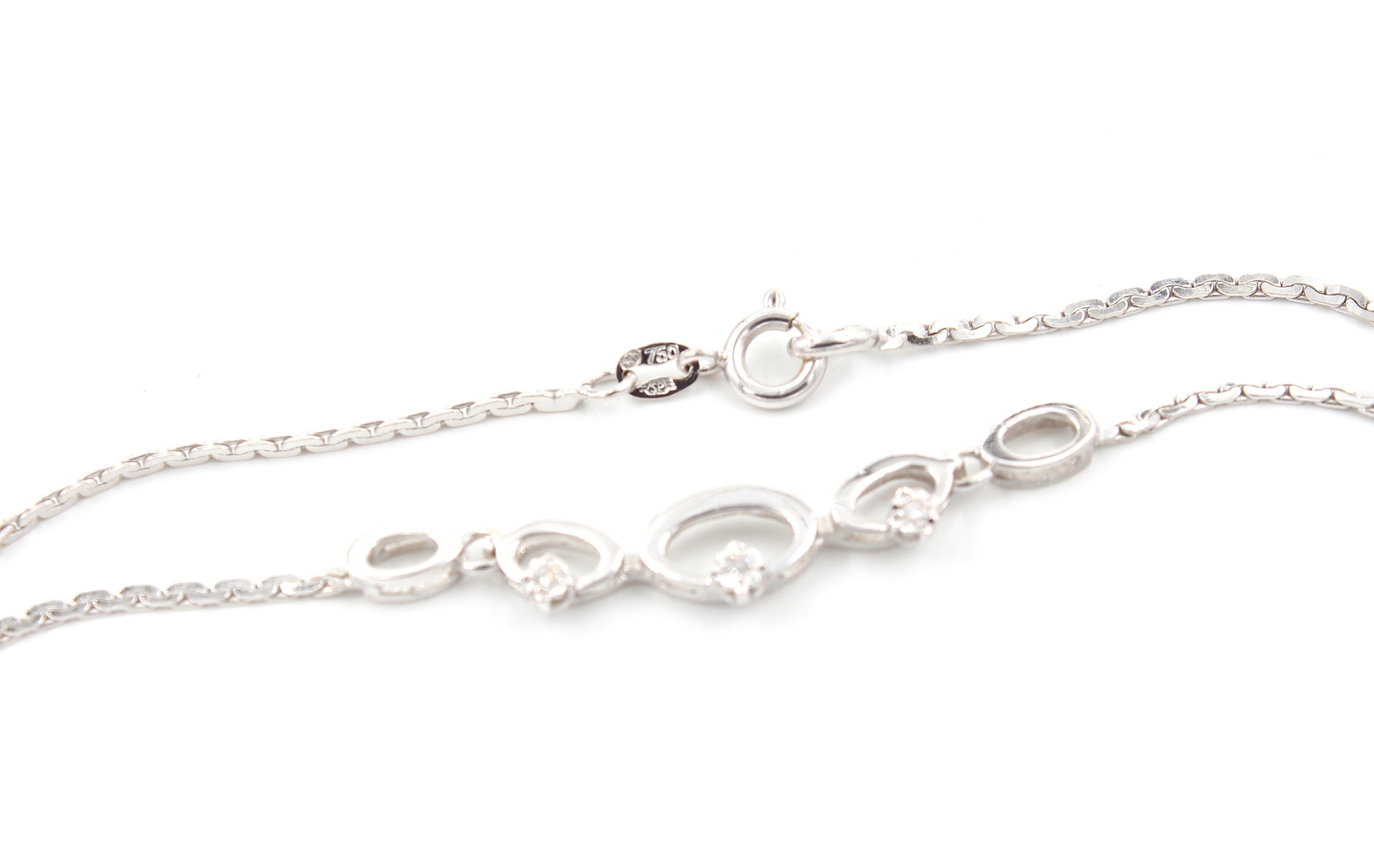 Diamant halsband i 18k vitguld. vikt: 6,25g