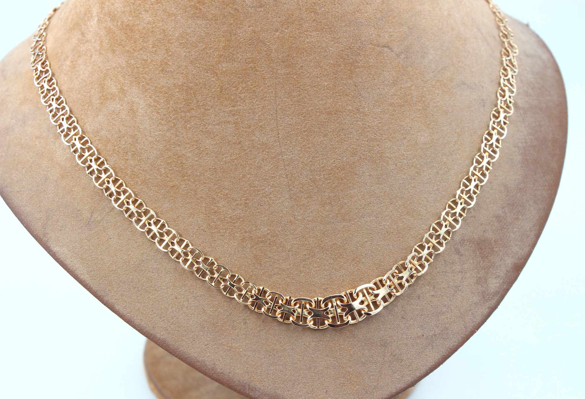 X-länk halsband med stavar i 18k guld. vikt:13g