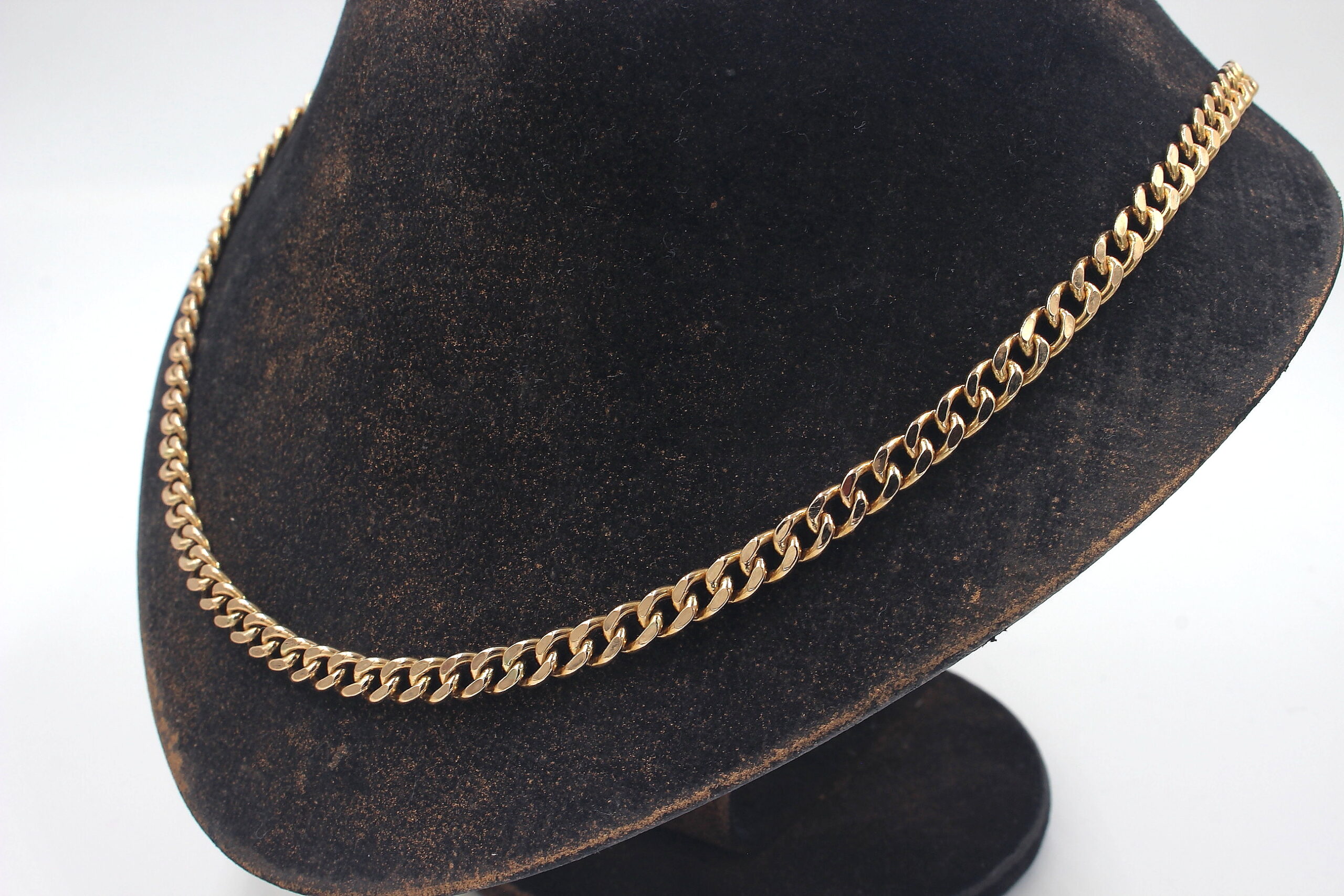 Pansar halsband i 18k guld. ihålig. vikt: 15,9