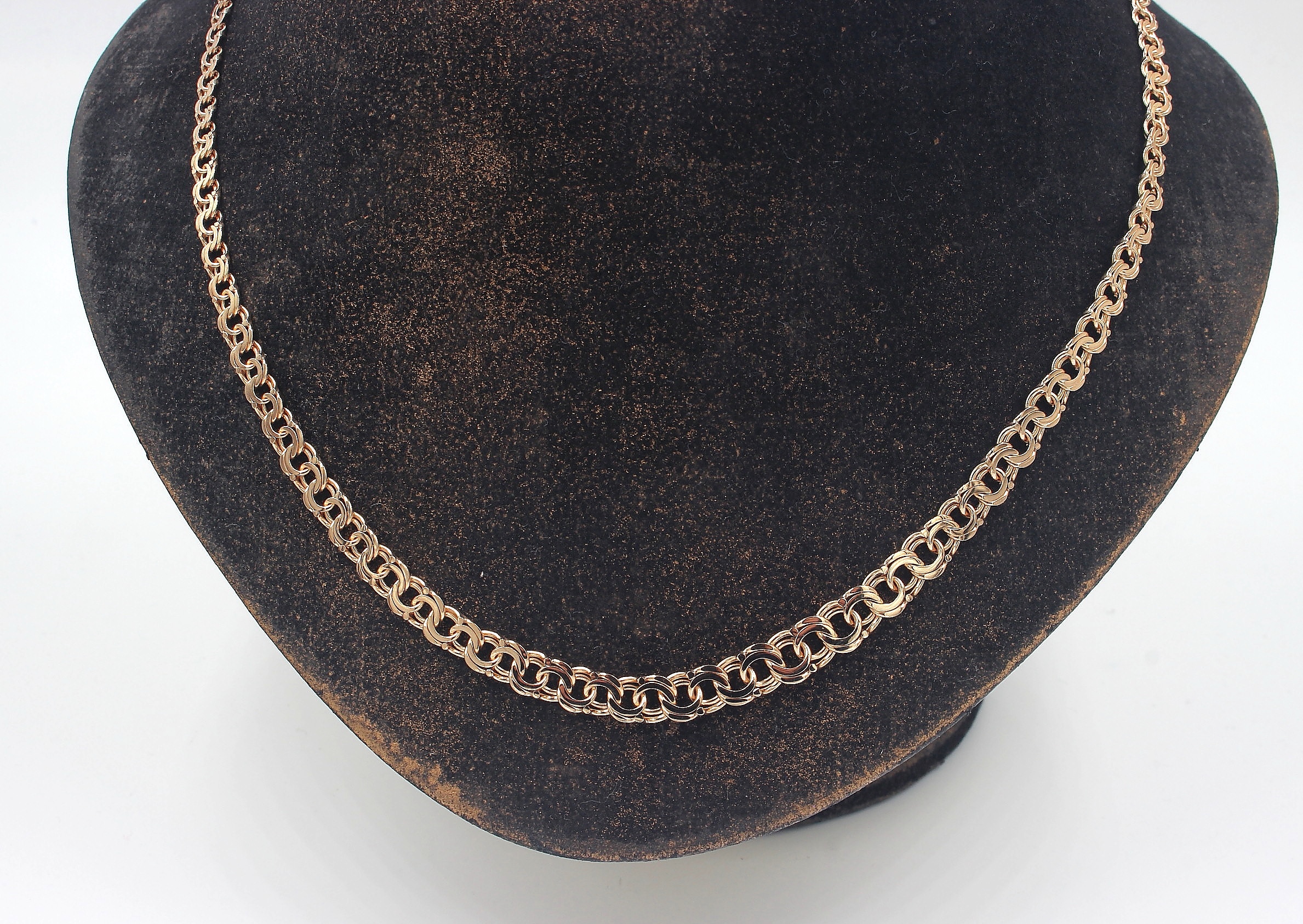 Bismarck halsband i 18k guld. vikt: 15,3g