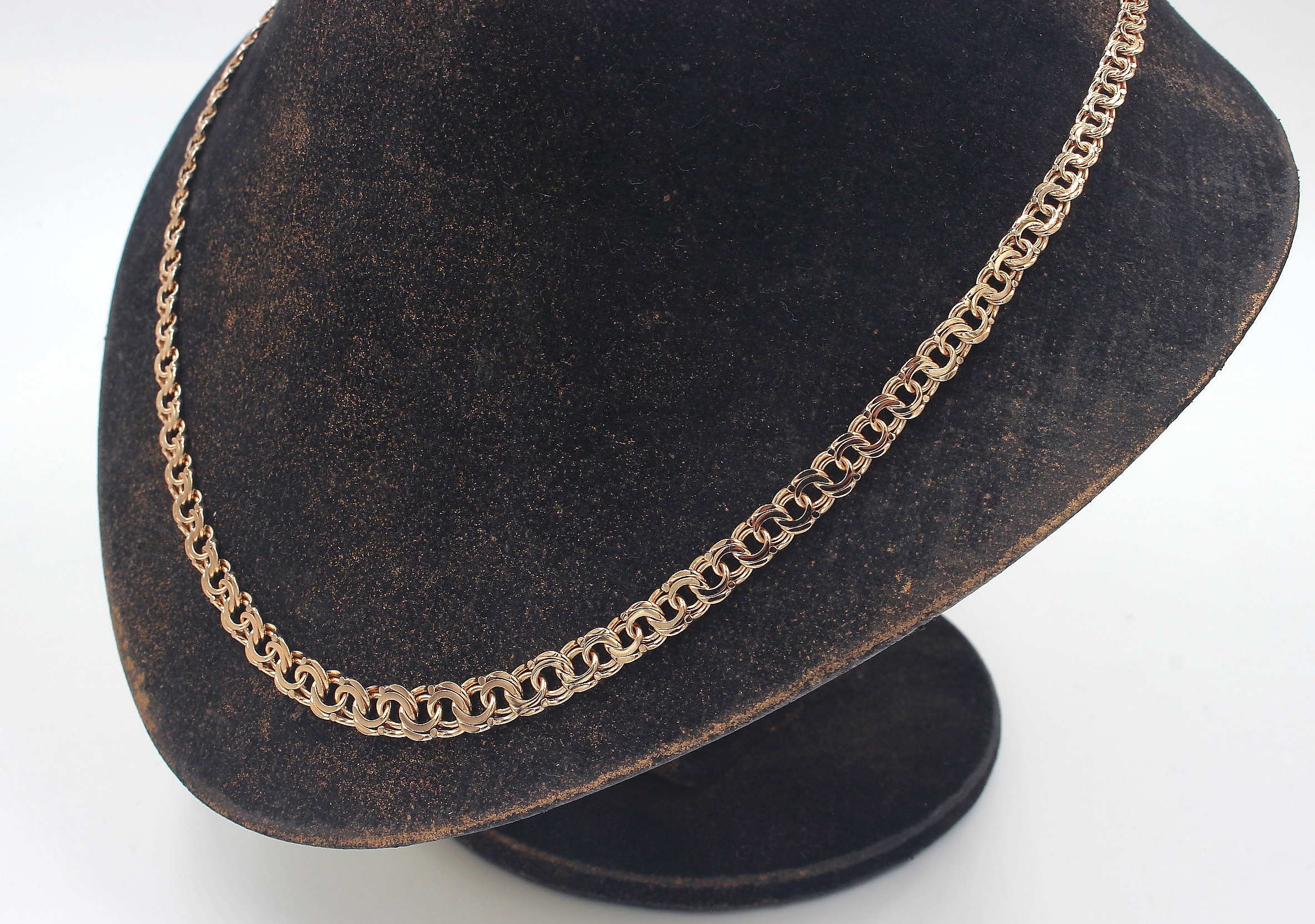 Bismarck halsband i 18k guld. vikt: 15,3g