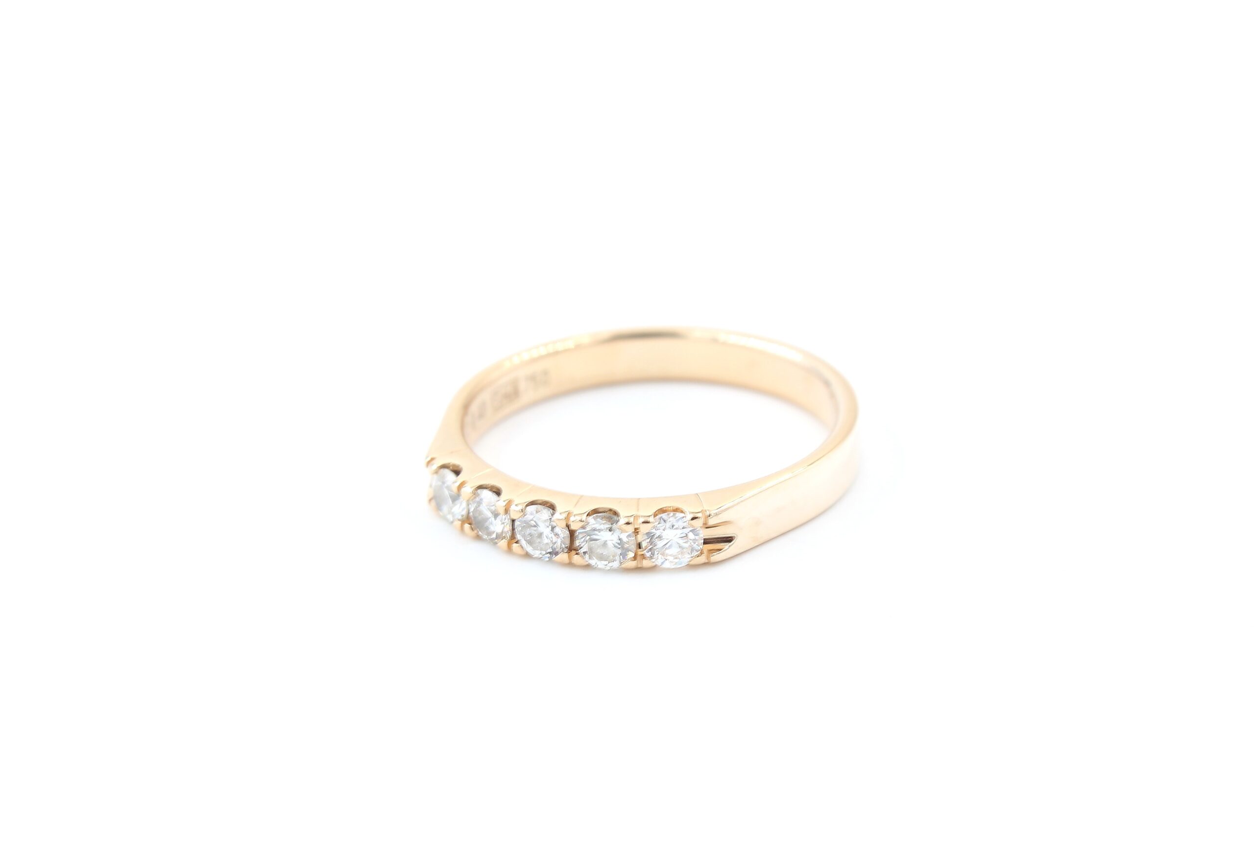 Diamantring i 18k guld. 0,40 ct. vikt:3,25g