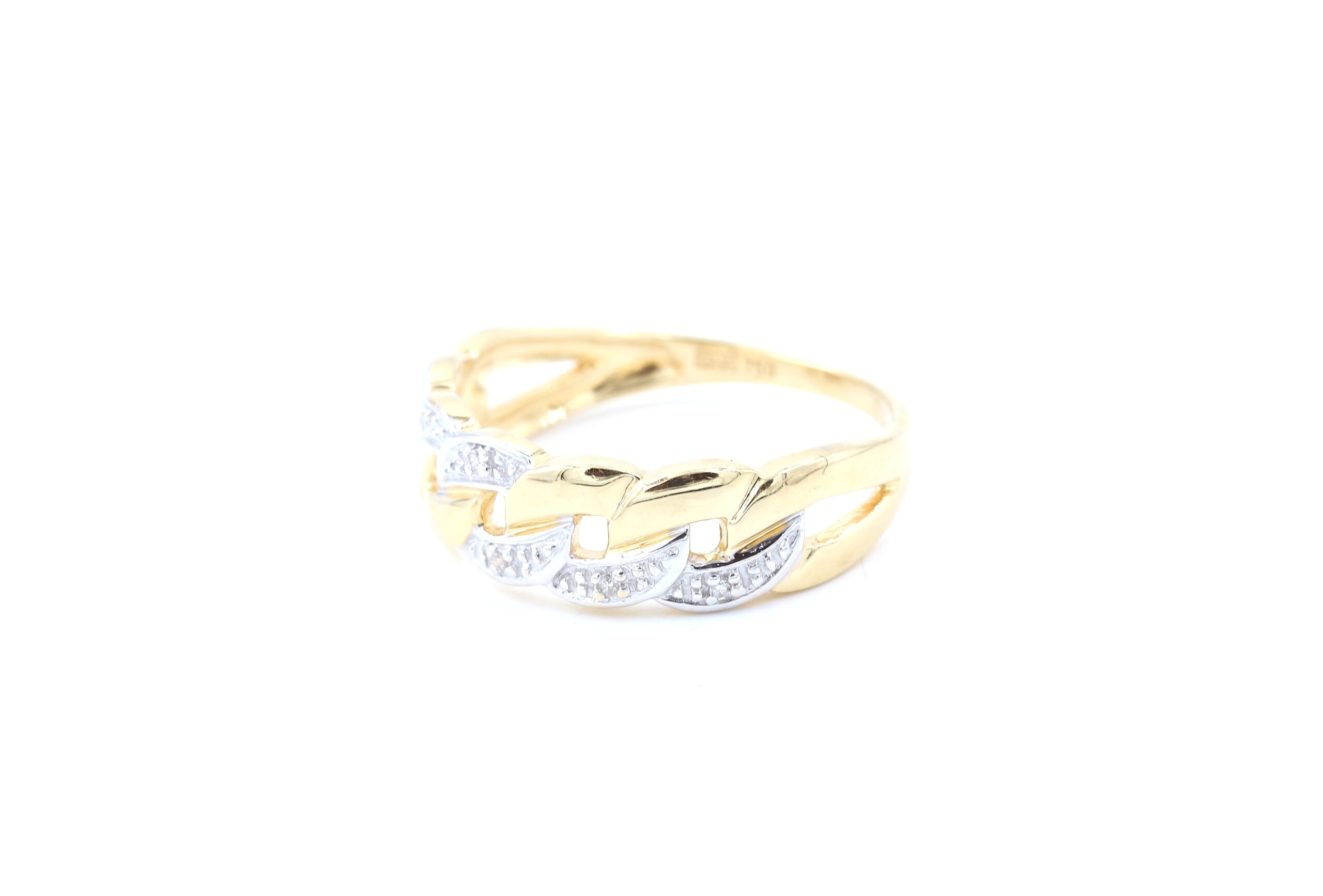 Bismarck ring med diamanter i 18k guld. vikt: 2,9g