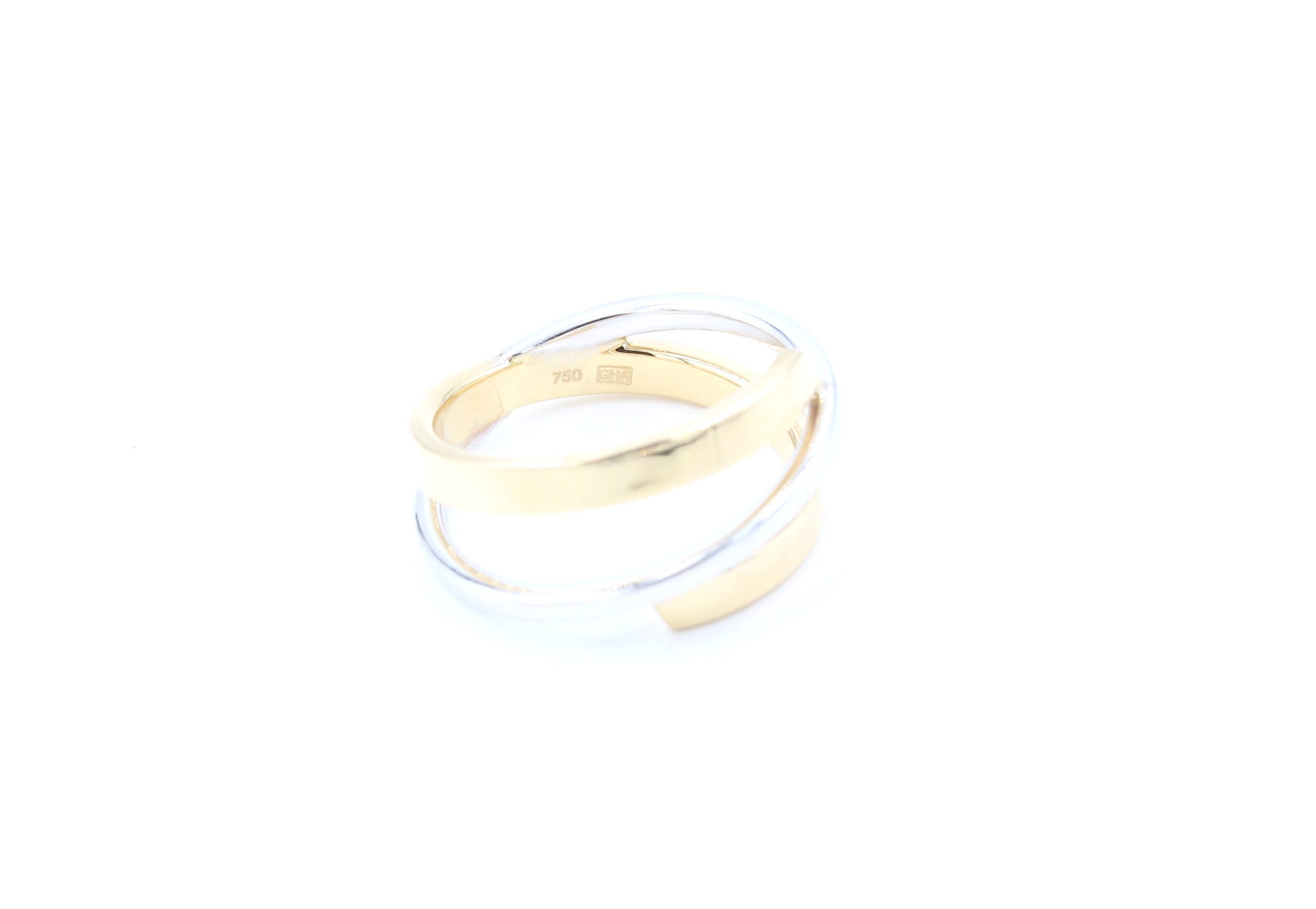Ring i 18k guld och vitguld. vikt: 2,3g