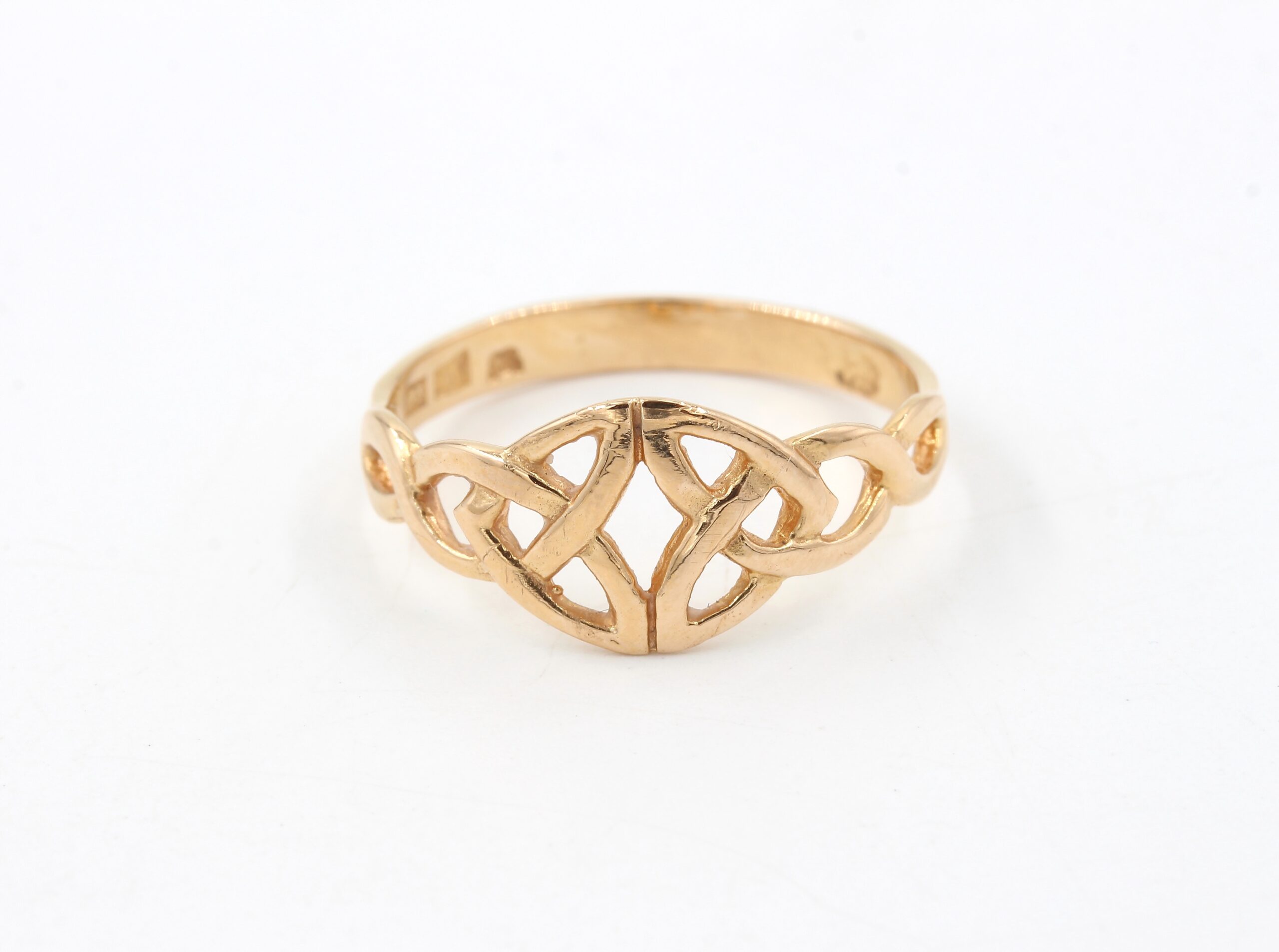 Ring i 18k guld. vikt:2,7g